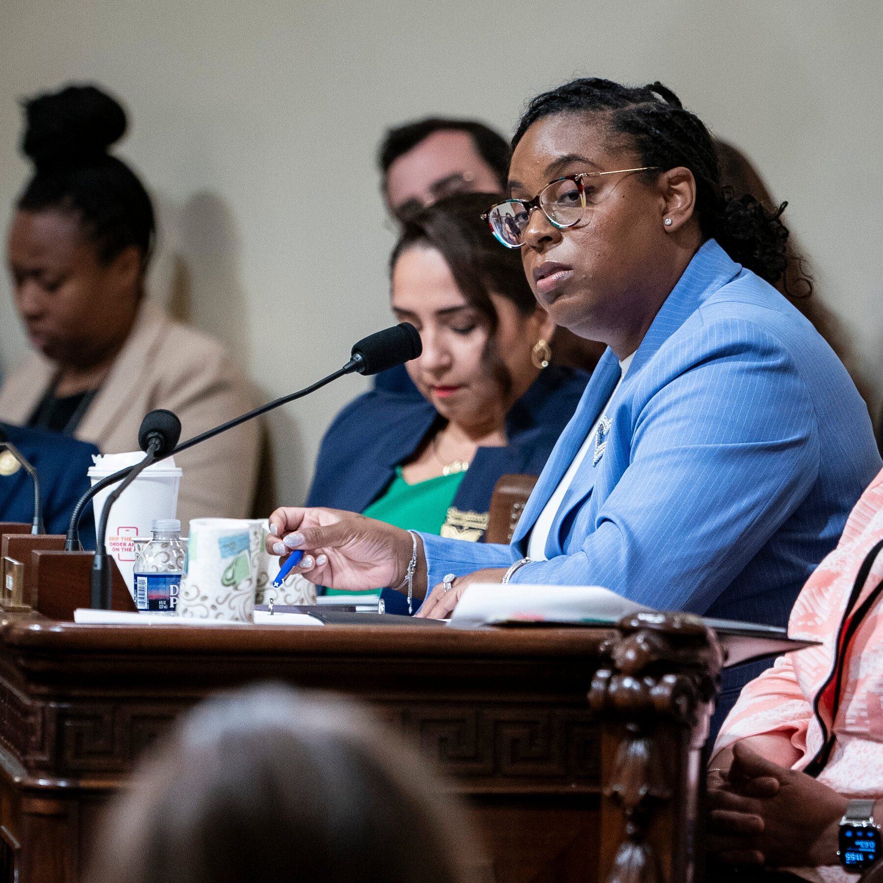 D.O.J. Accuses Rep. LaMonica McIver of Assaulting 2 ICE Agents as Democrats Decry Charges