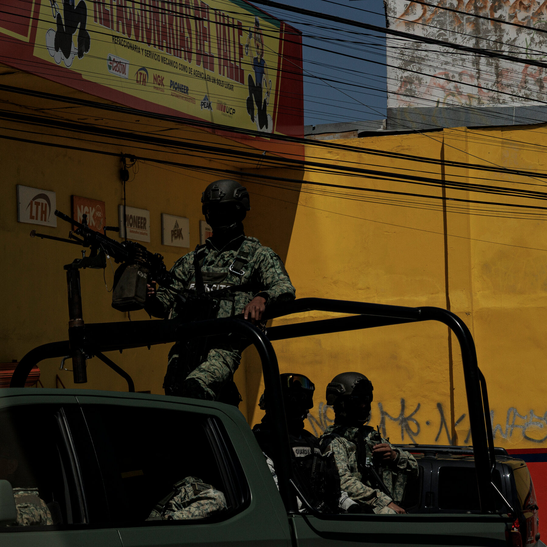 El Chapo’s Family Members Crossed the Border in Apparent Deal With U.S., Official Says