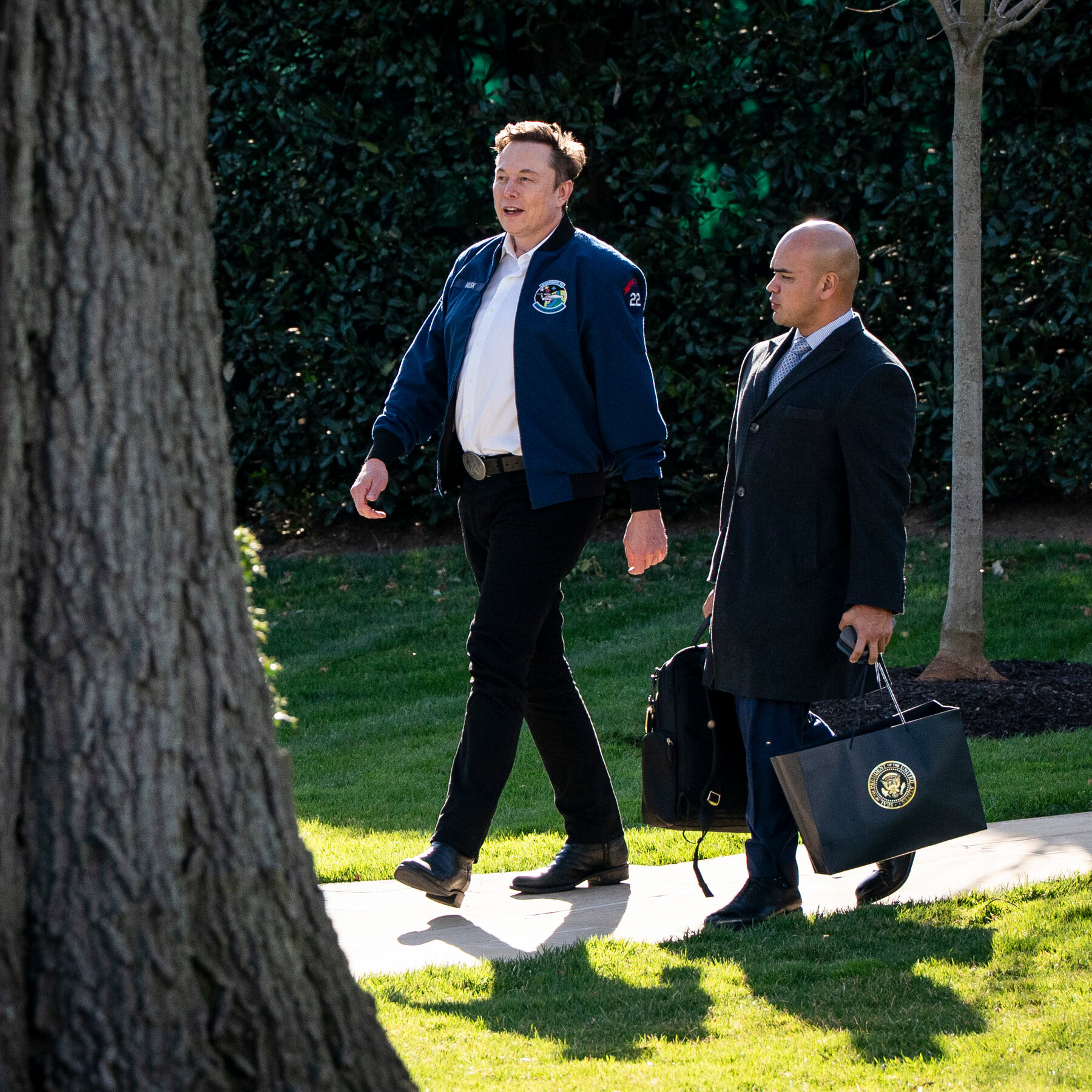Elon Musk Calls Peter Navarro a ‘Moron’ in Escalating Tariff Fight