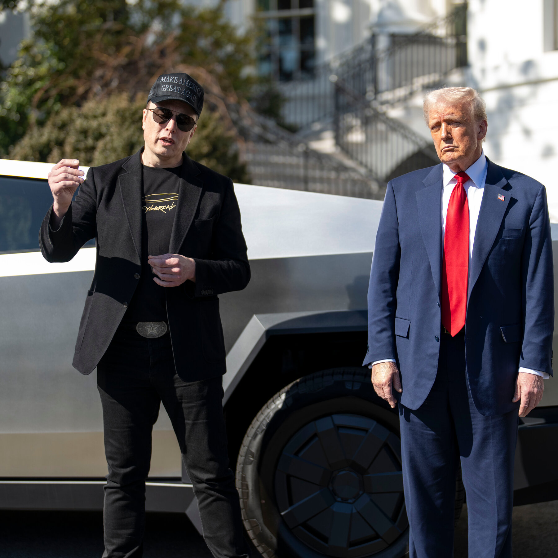 Elon Musk Seeks to Put $100 Million Into Trump Political Operation