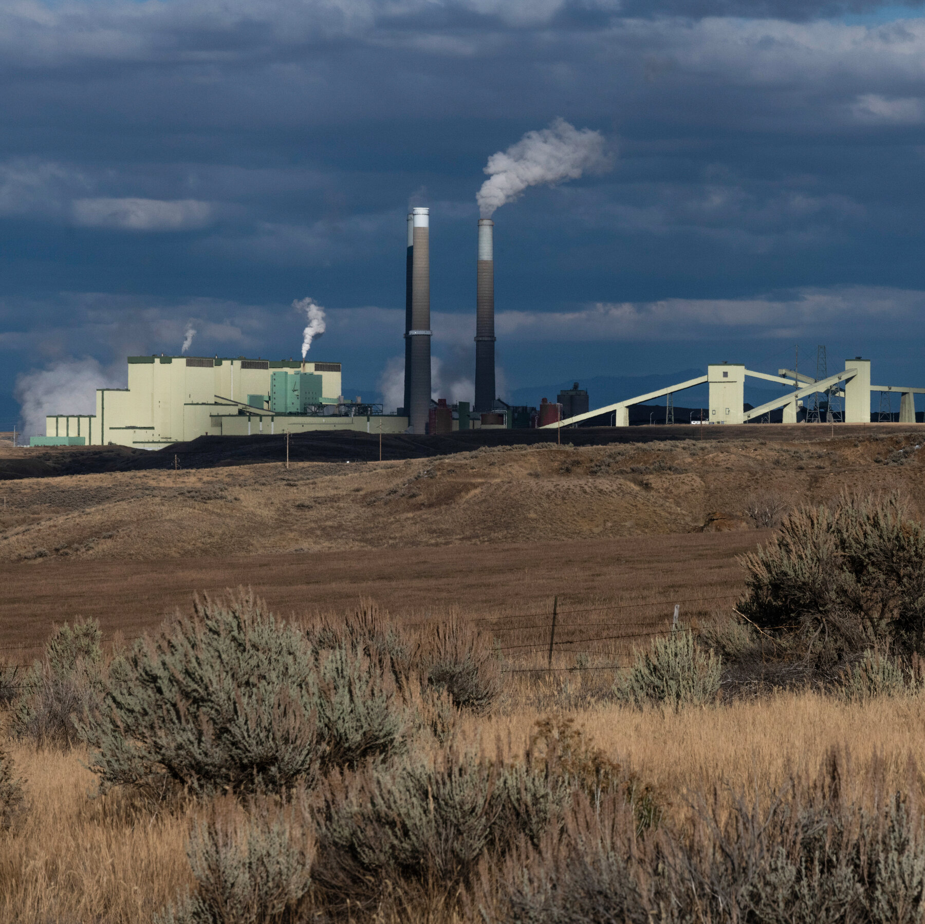 E.P.A. Offers a Way to Avoid Clean-Air Rules: Send an Email