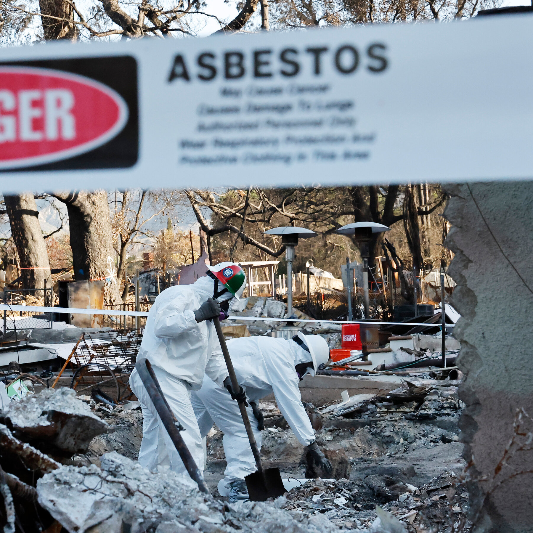 E.P.A. Plans to Reconsider a Ban on Cancer-Causing Asbestos