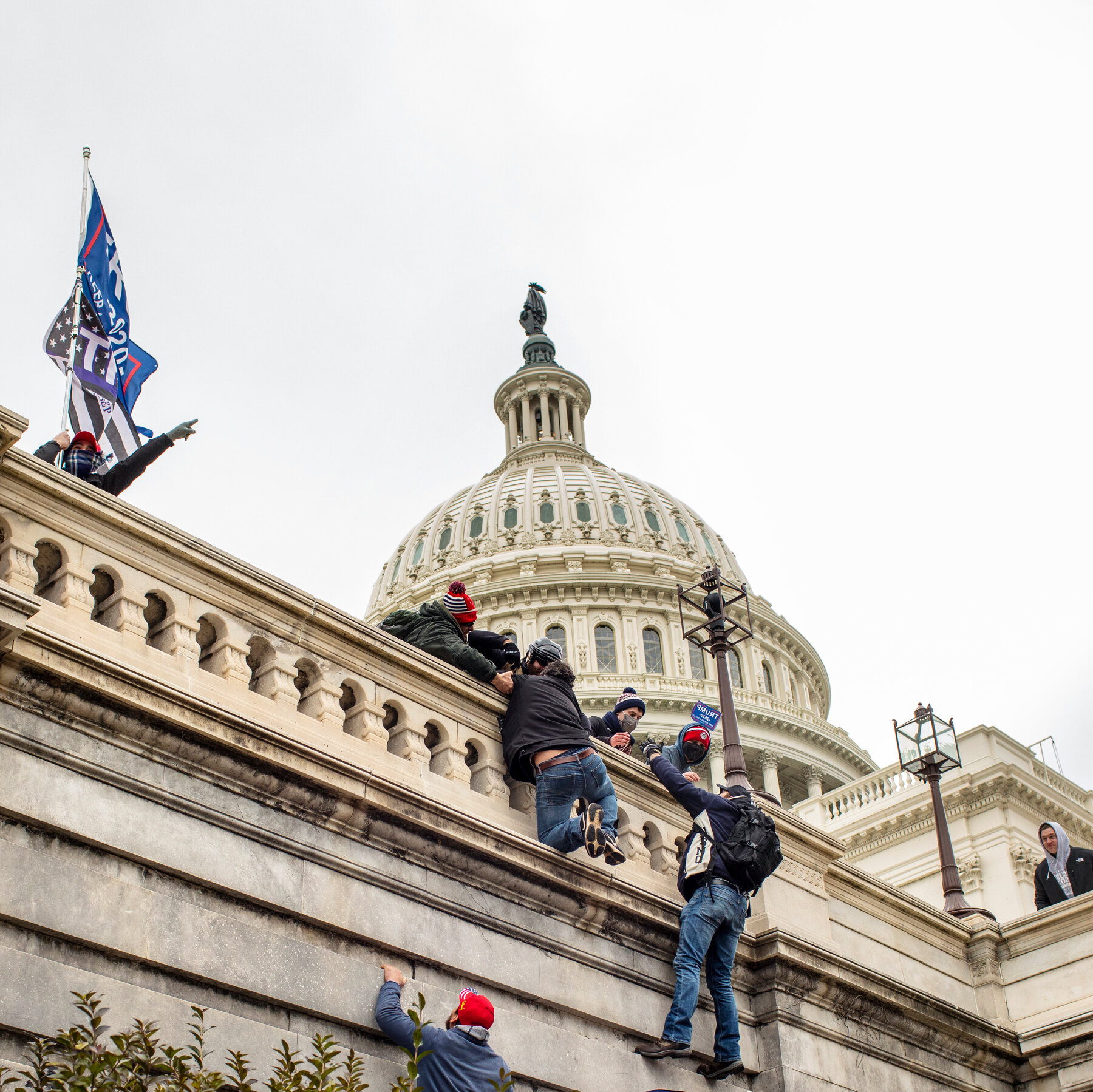 Far Right’s Fixation on Jan. 6 Pipe Bomb Suspect Reaches F.B.I.’s Top Ranks