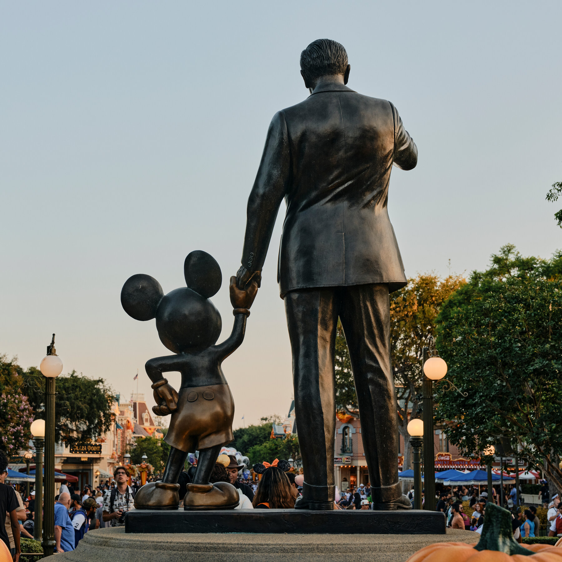 F.C.C. Chairman Orders Inquiry Into Disney’s D.E.I. Practices