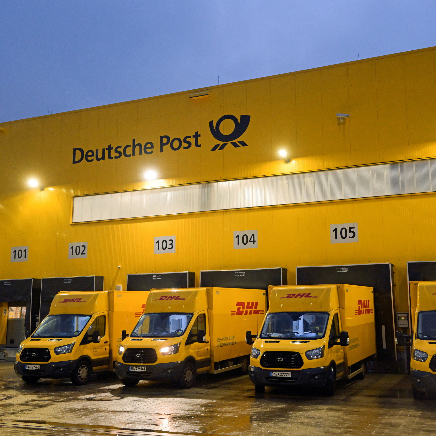 Fearing Customs Chaos, DHL Joins Others in Suspending U.S. Shipments