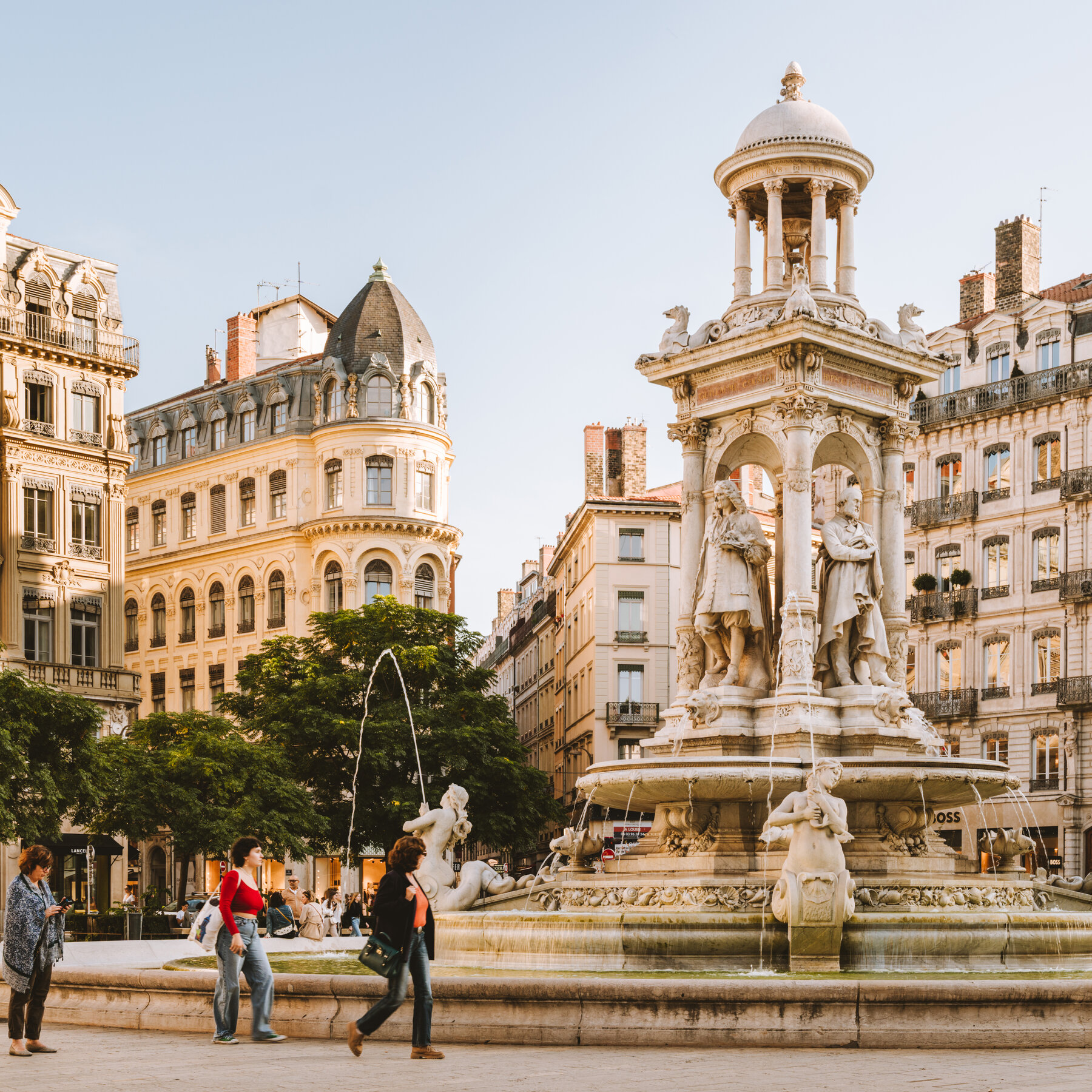 Fears of a French Government Collapse Send Its Borrowing Costs Soaring