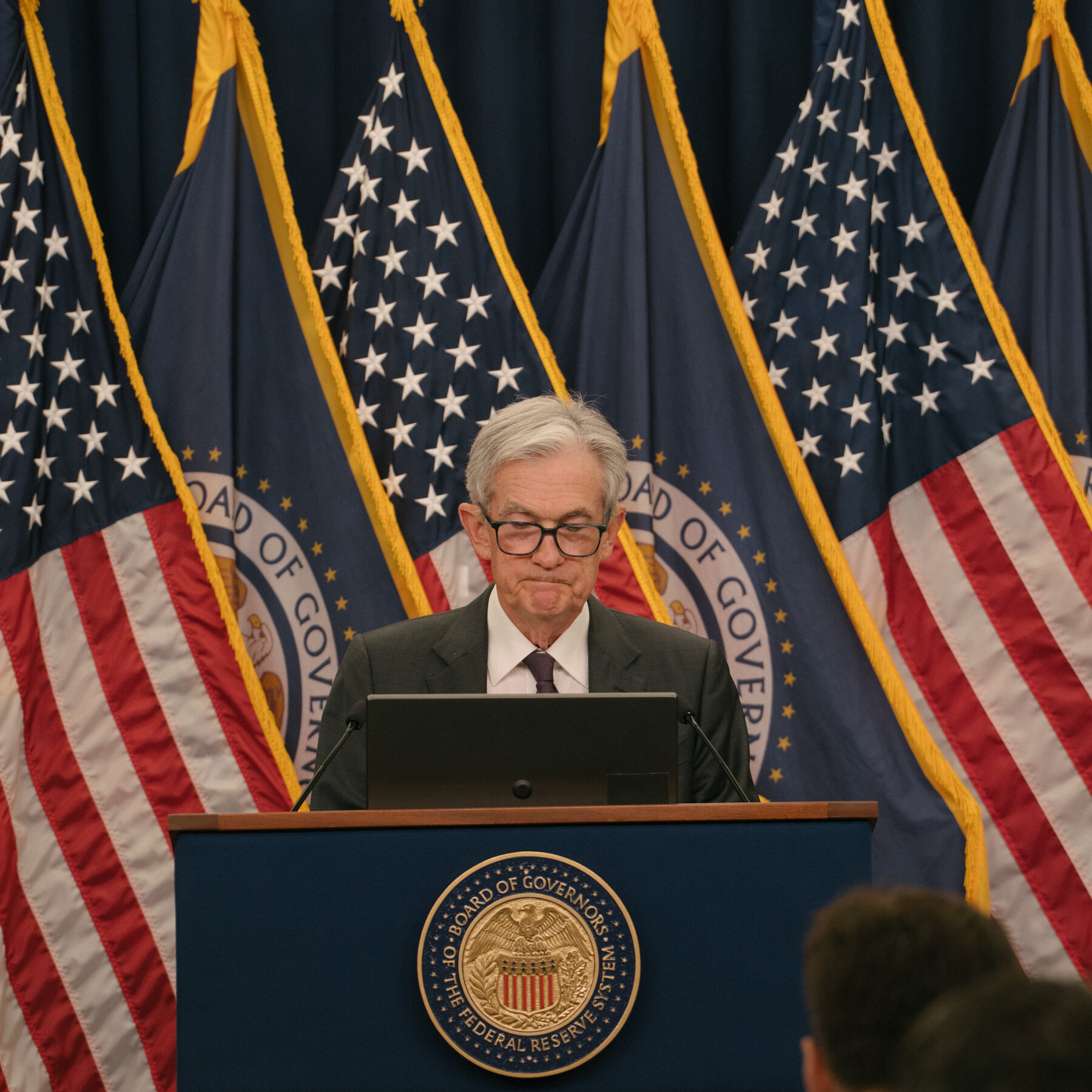 Fed Keeps Rates Steady Despite Internal Divisions and Political Pressure