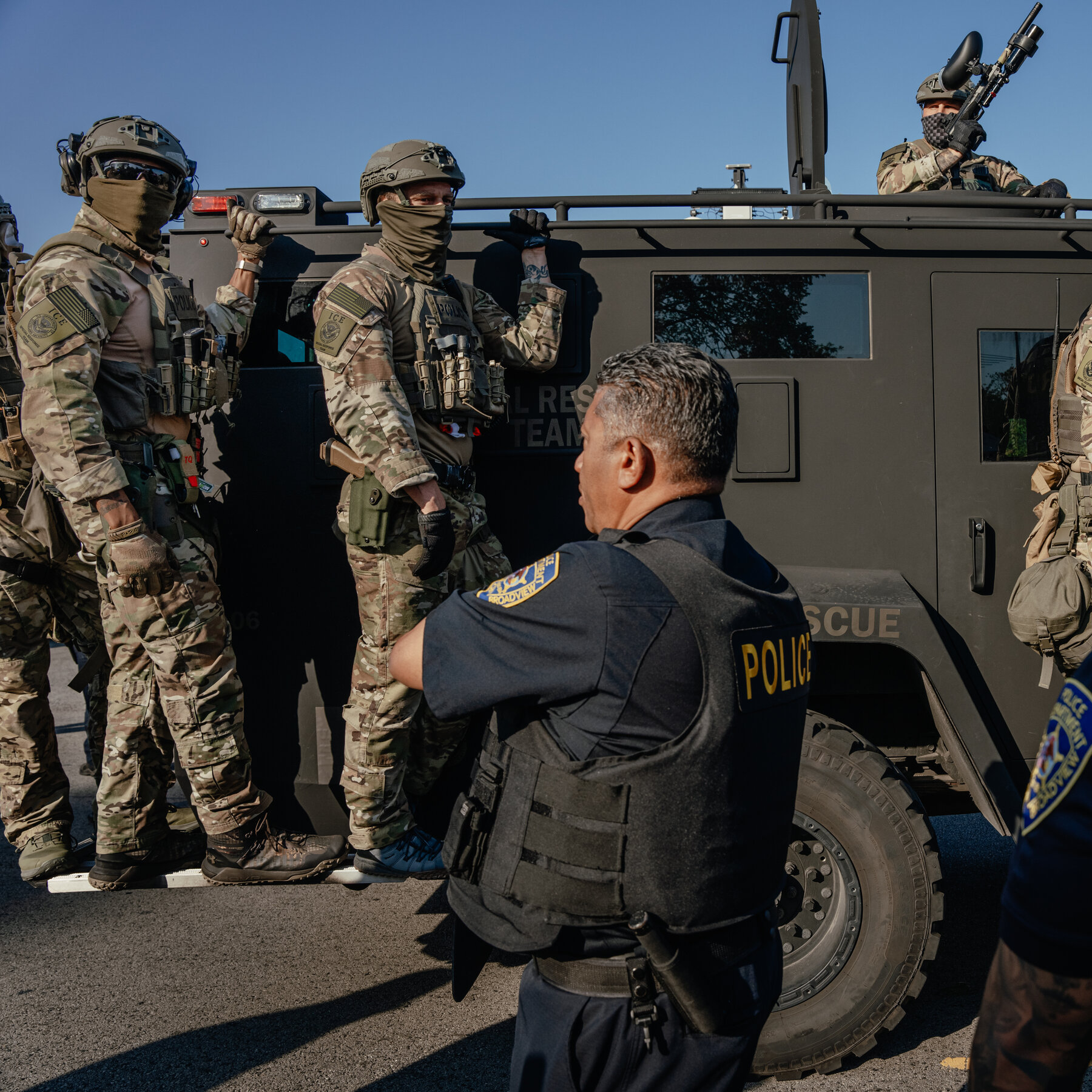 Federal Judge Imposes New Limits on Chicago ICE Arrests Without Warrants