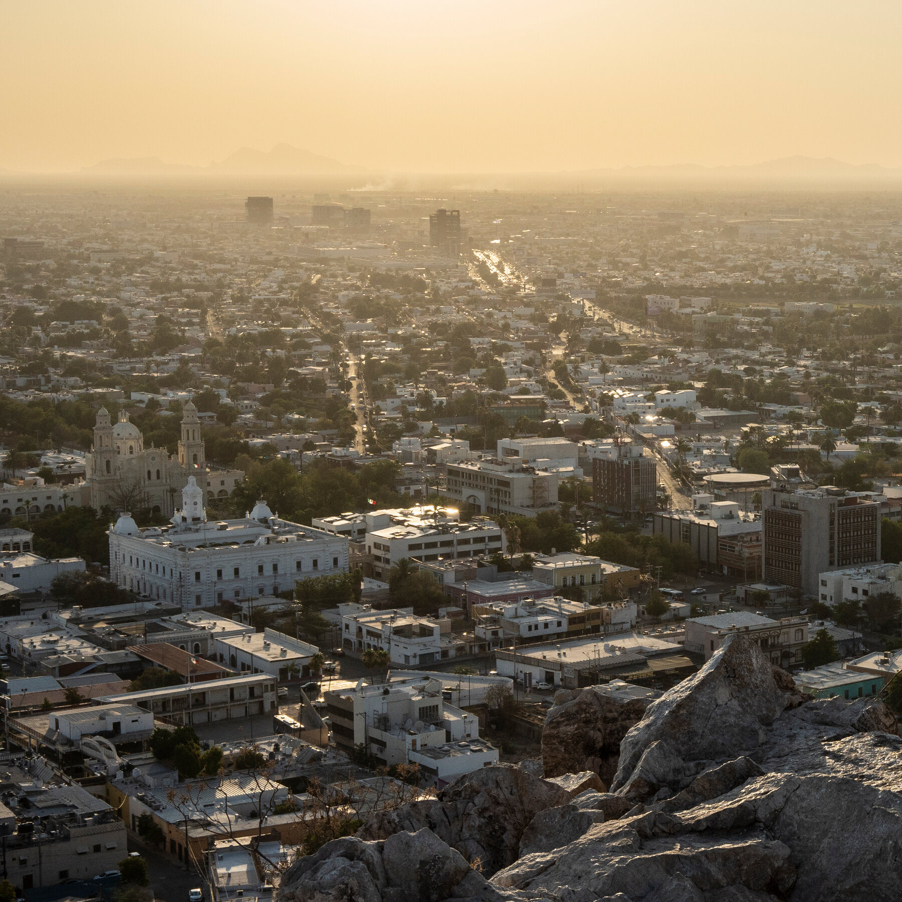 Fire in Hermosillo, Mexico, Kills at Least 23 at Waldo’s Store