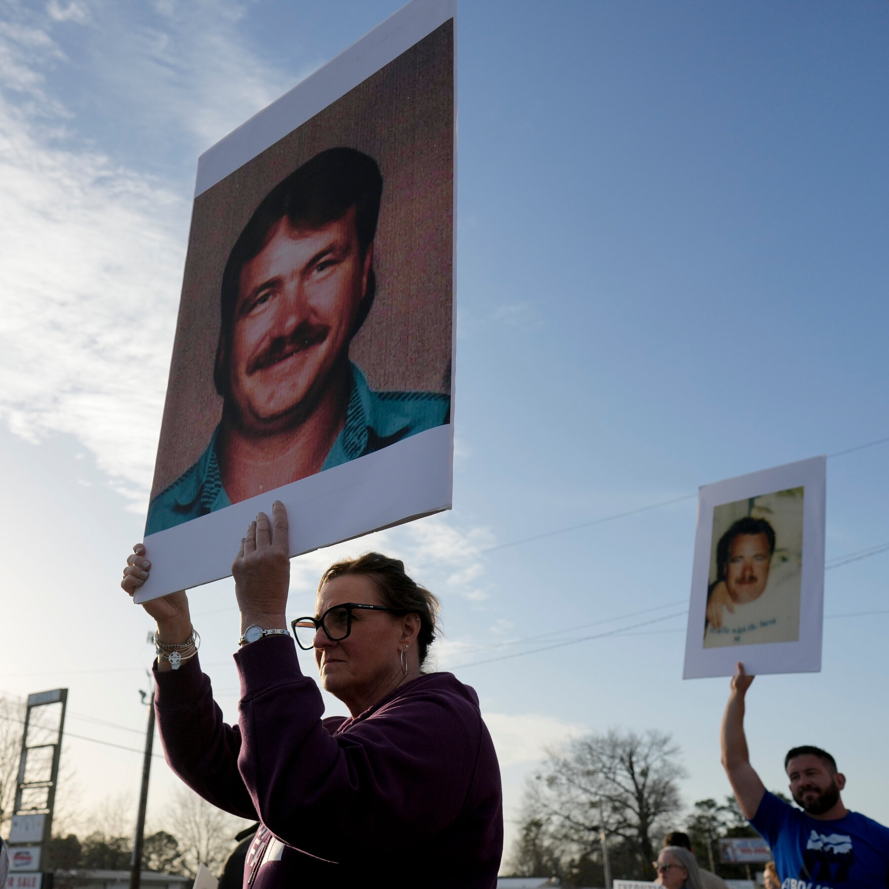 Firing Squad Execution Witness Recounts Experience: A Rifle Crack, Then Silence