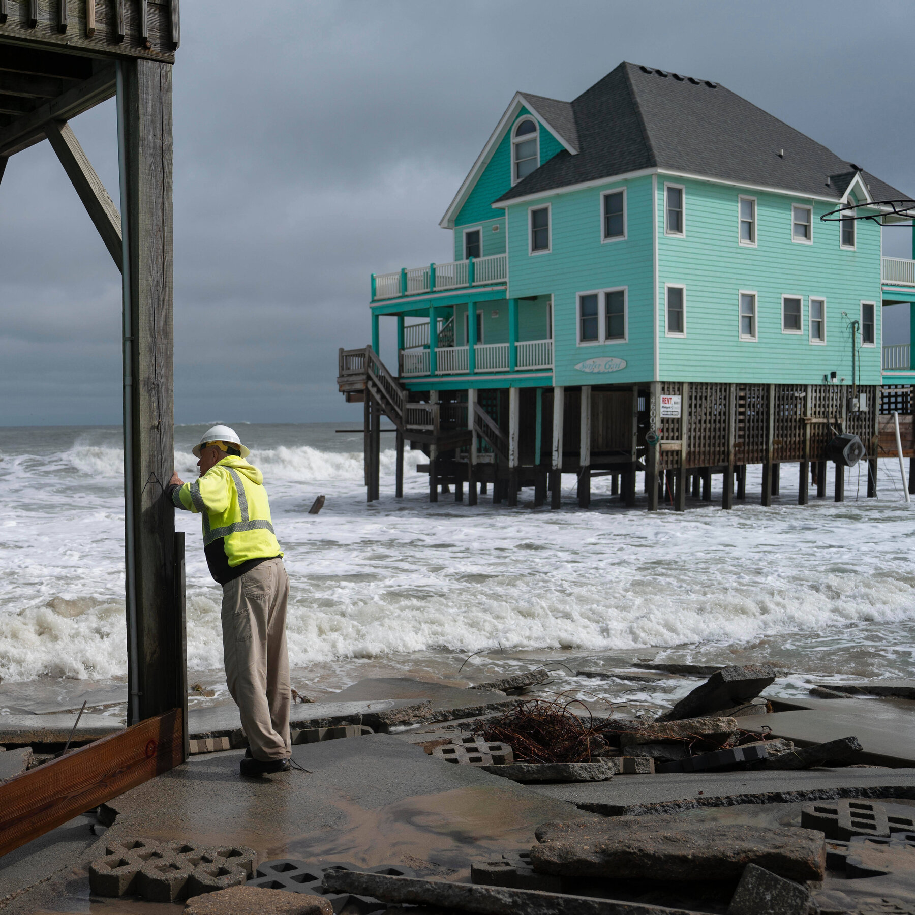 Five Houses Collapse in North Carolina’s Outer Banks