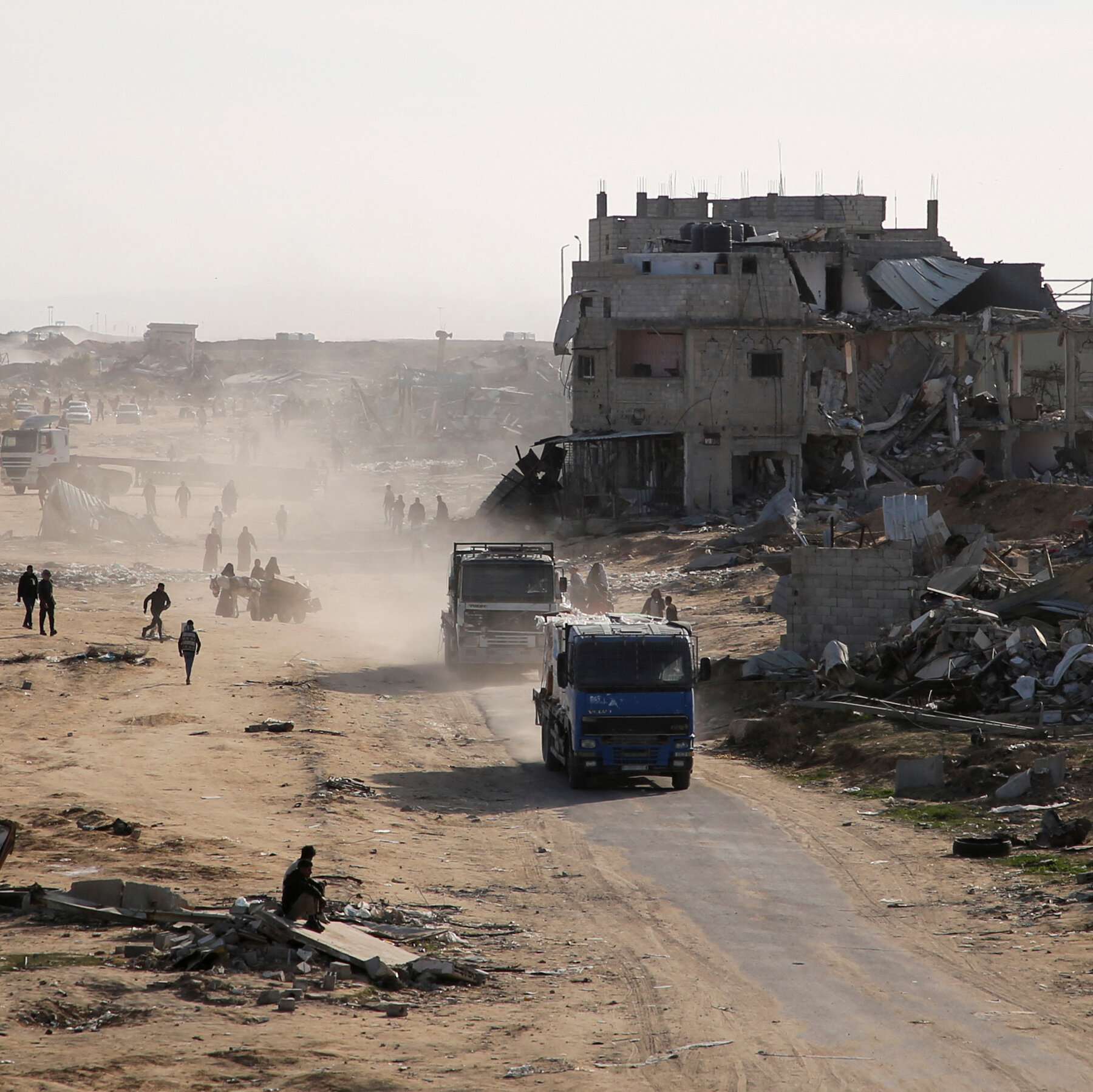Food and Other Vital Aid Surges Into Gaza After 15 Months of Scarcity