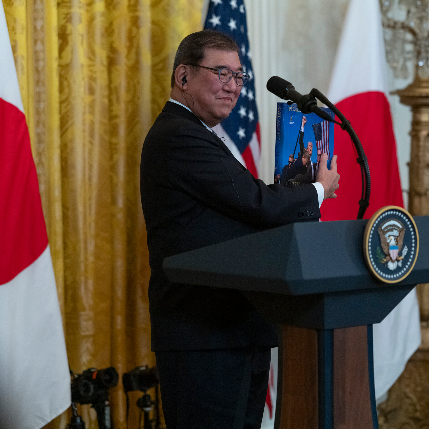 Foreign Leaders Embrace the Art of Flattery in Wooing Trump