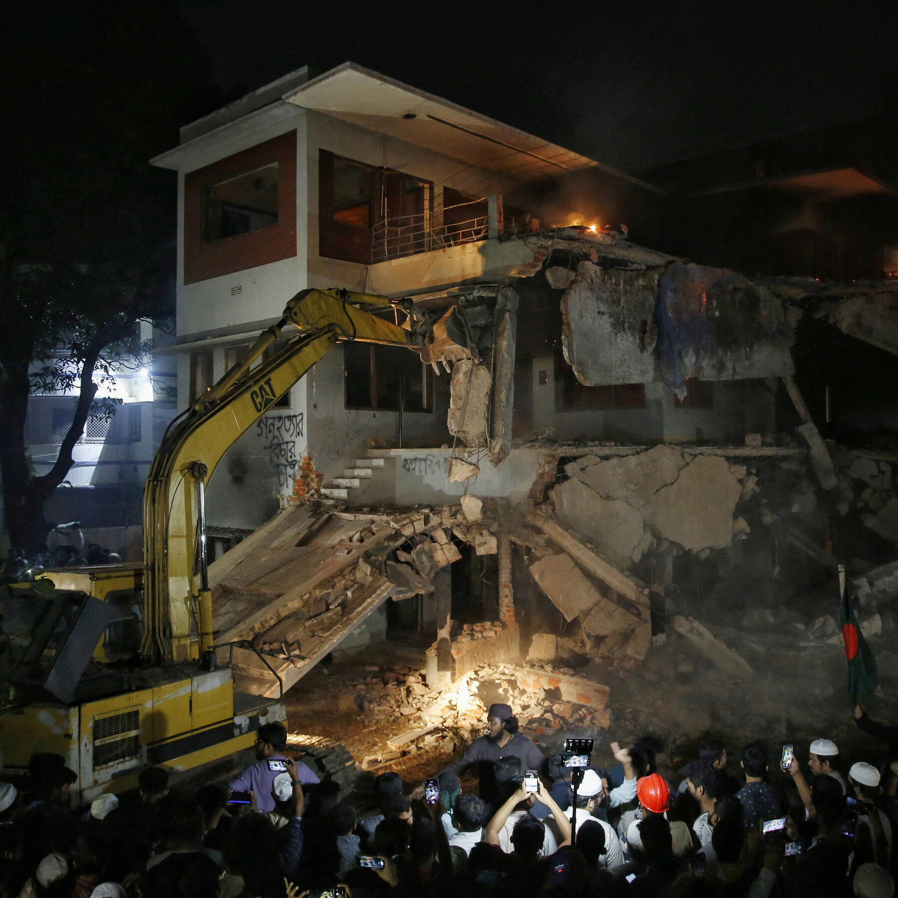 Fresh Violence as Bangladesh’s Ousted Ex-Leader Addresses Nation