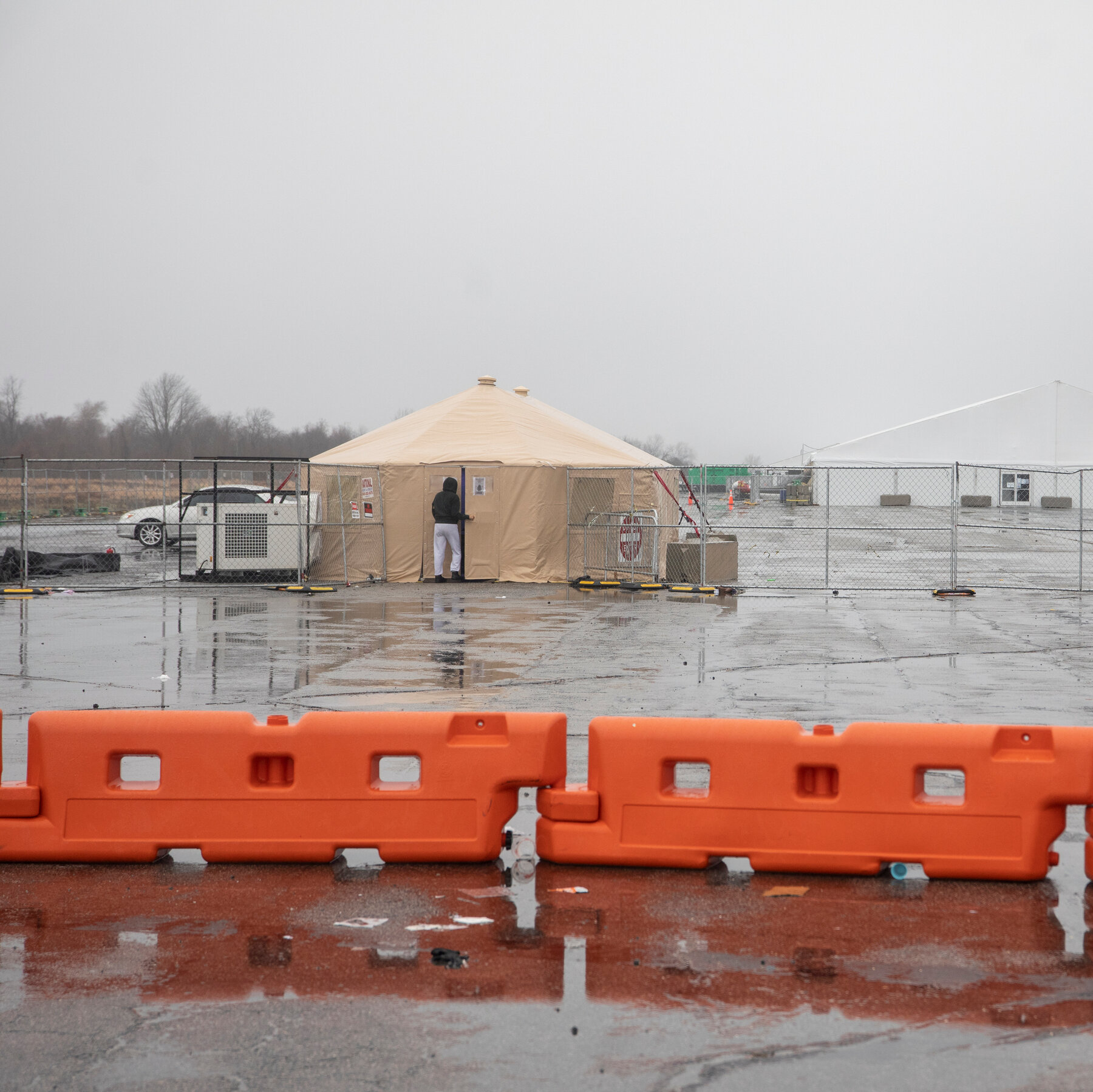 Giant Migrant Shelter Complex in Brooklyn to Close by March