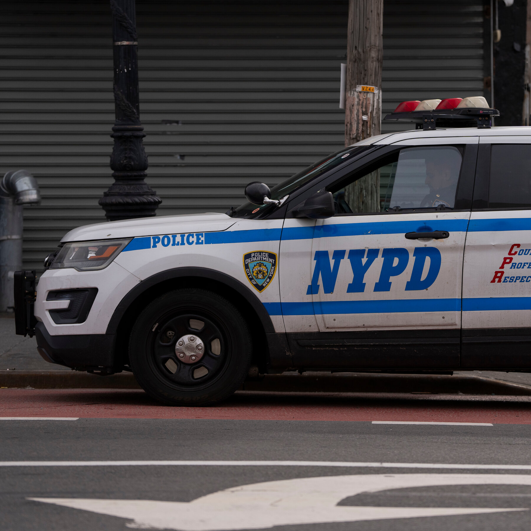 Girl, 16, Is Fatally Shot Near a Bronx School Building, Police Say