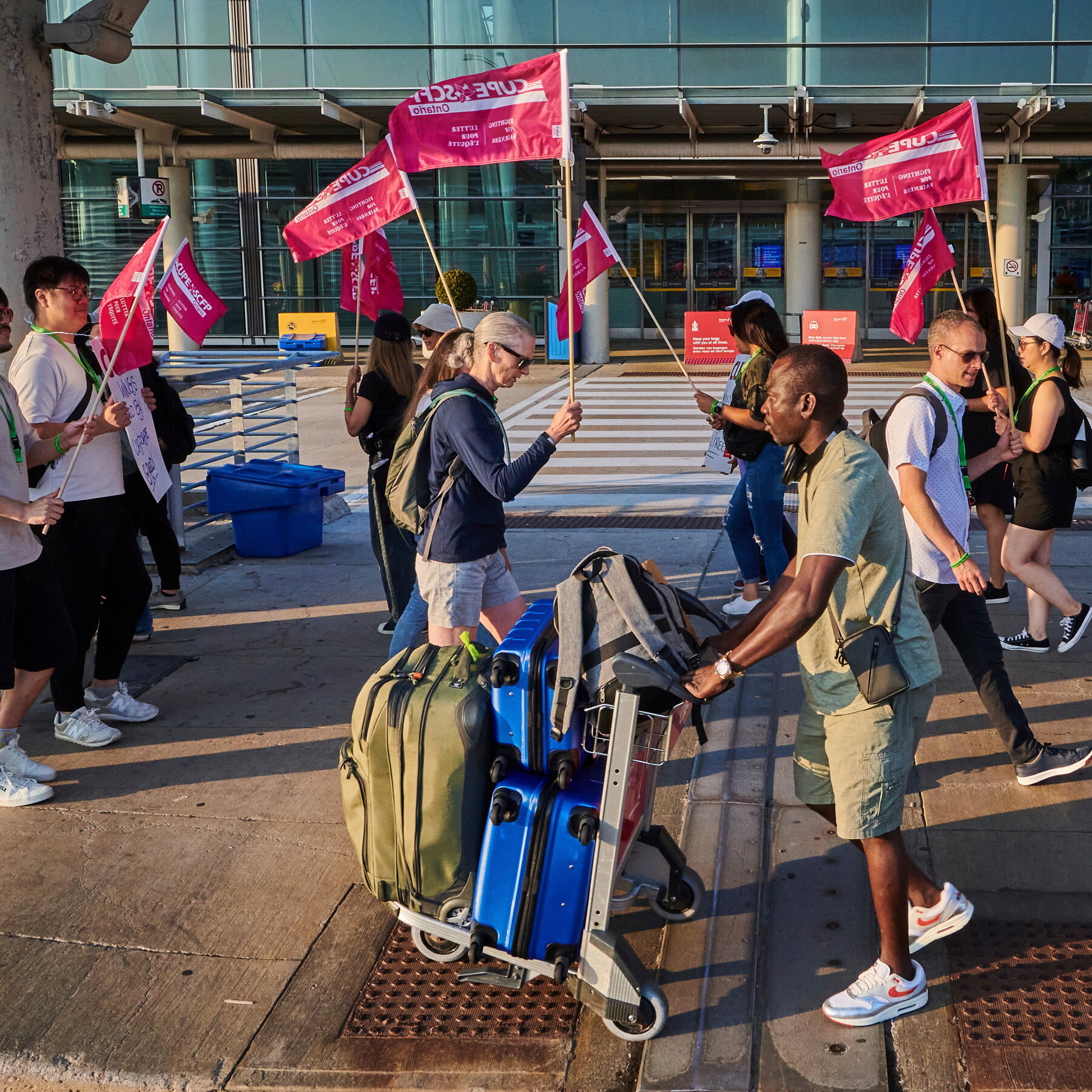 Government Shuts Down Air Canada Strike That Grounded Hundreds of Flights