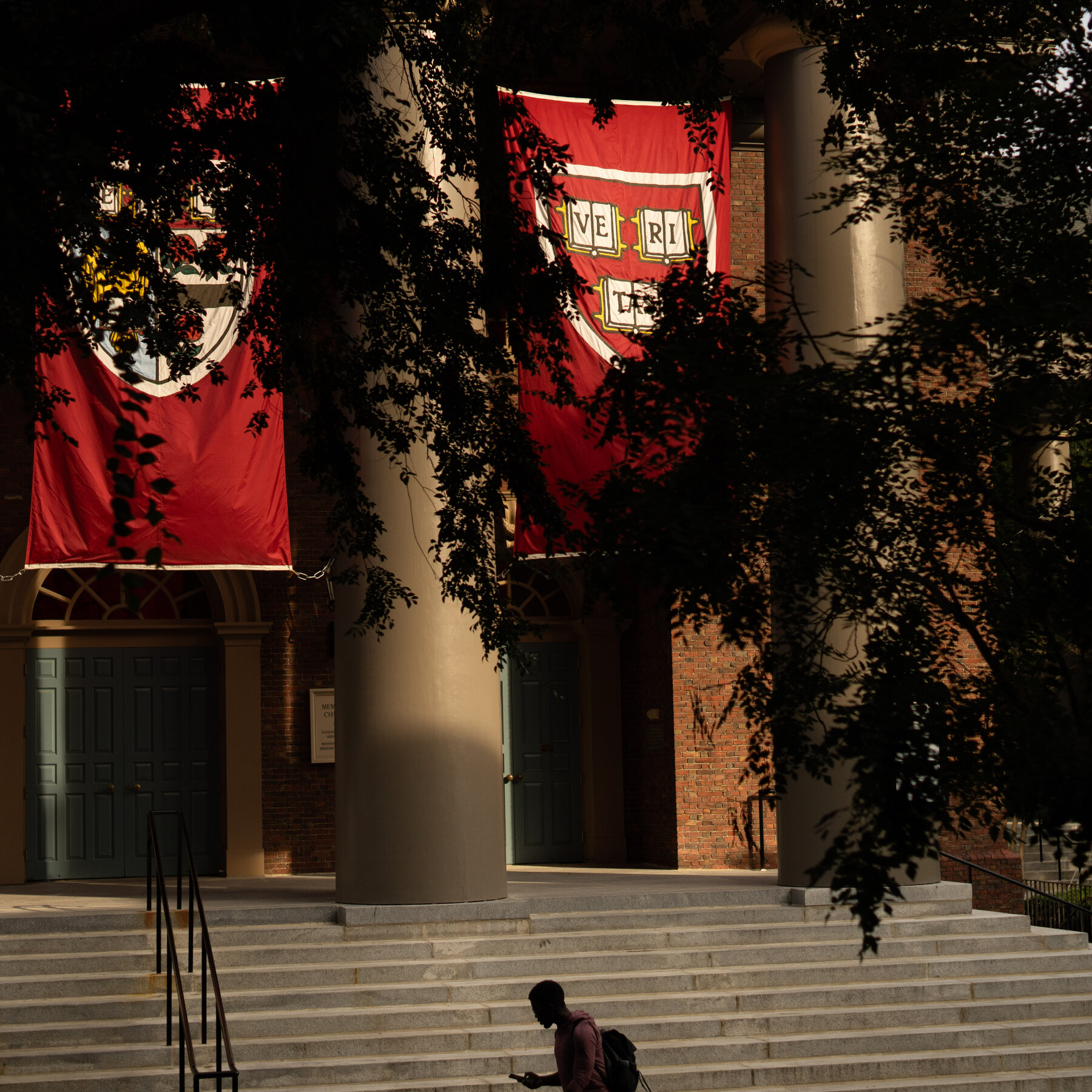 Harvard Hires Conservative Lawyers to Fight Trump Administration