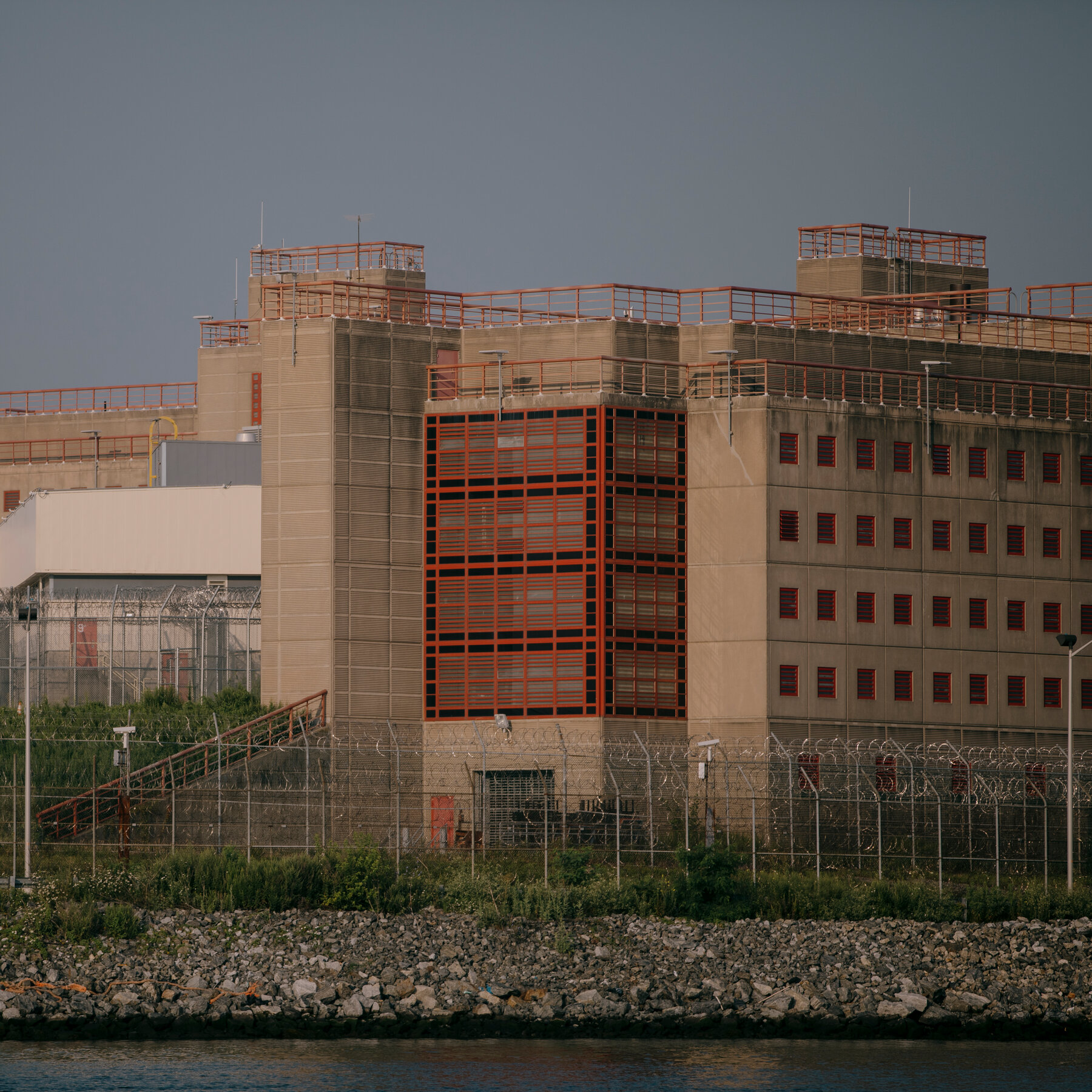 Harvey Weinstein Becomes an Unlikely Voice in the Push to Close Rikers