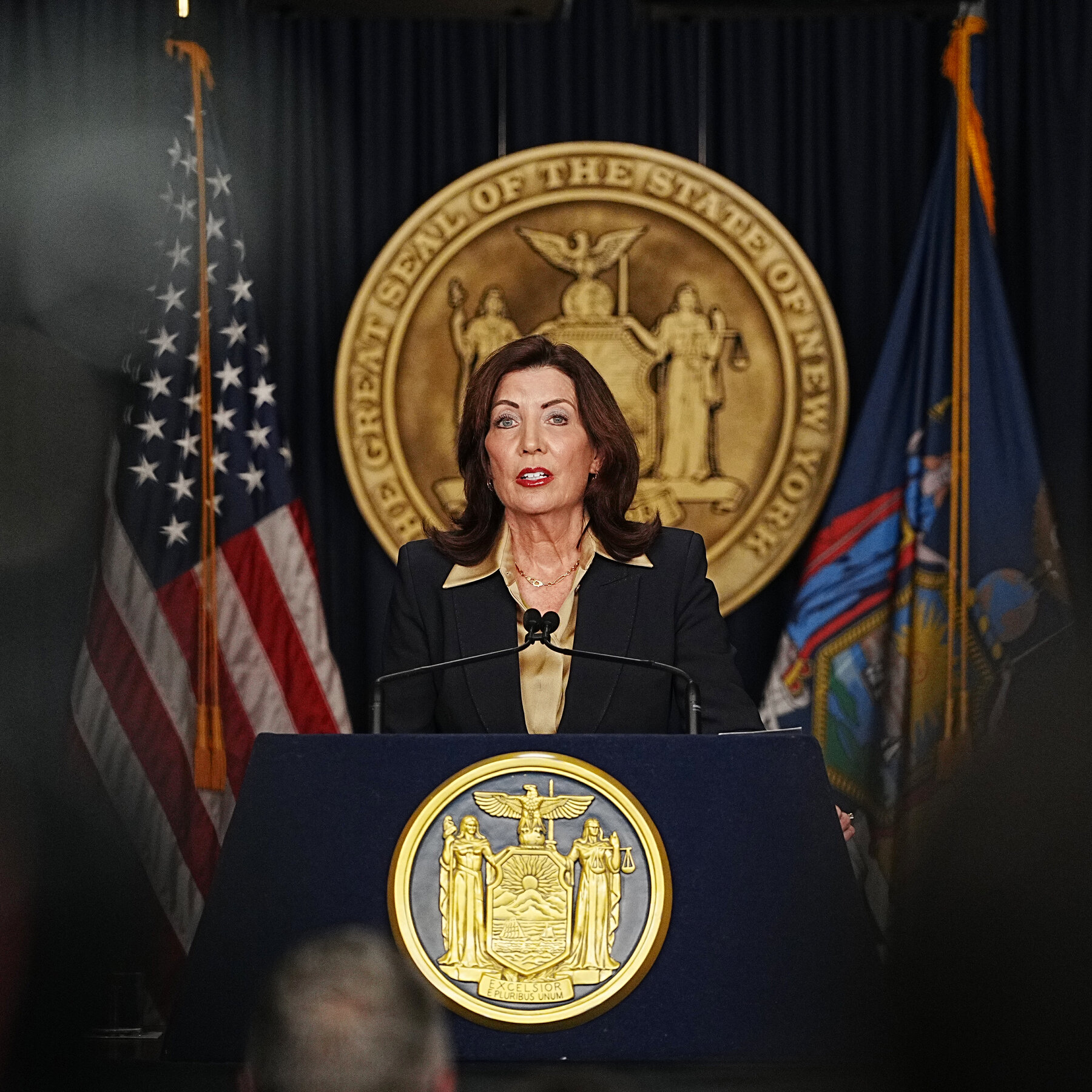 Hochul Backs Plan to Ease Evidence Requirements for New York Prosecutors
