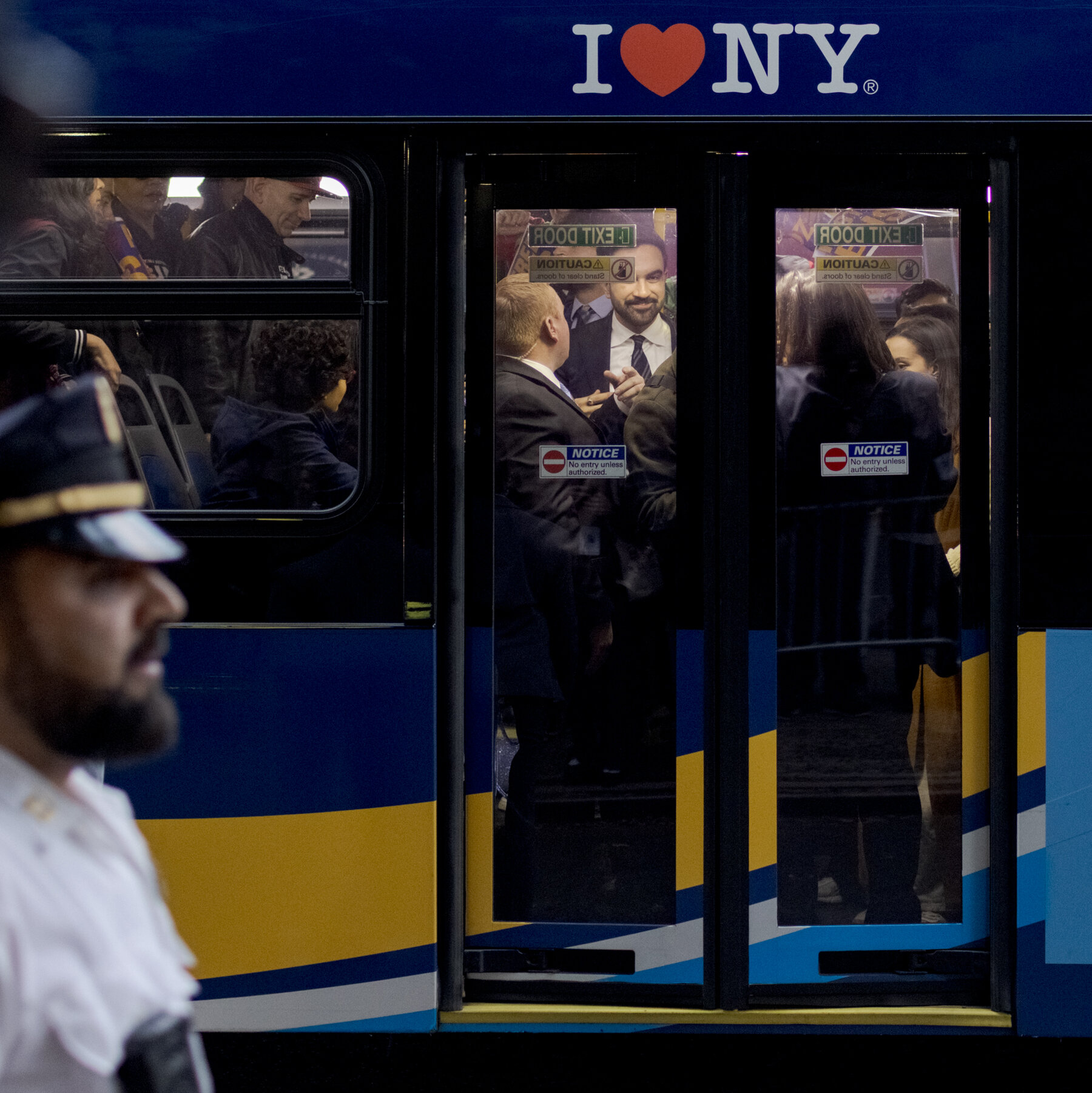 Hochul Raises Doubts About Mamdani’s Free Bus Proposal