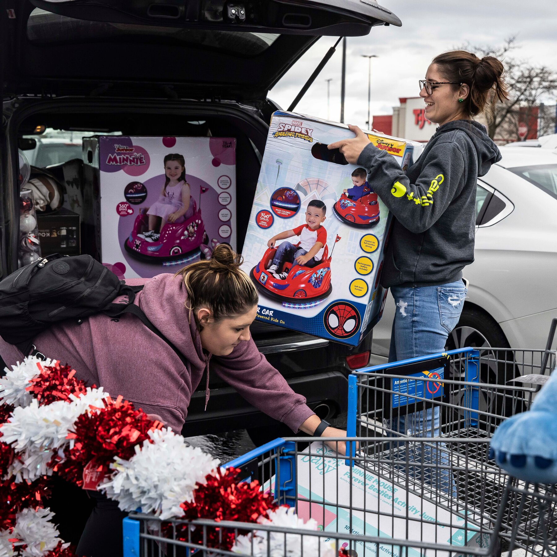 Holiday Consumer Spending Could Exceed $1 Trillion, Retailers Project