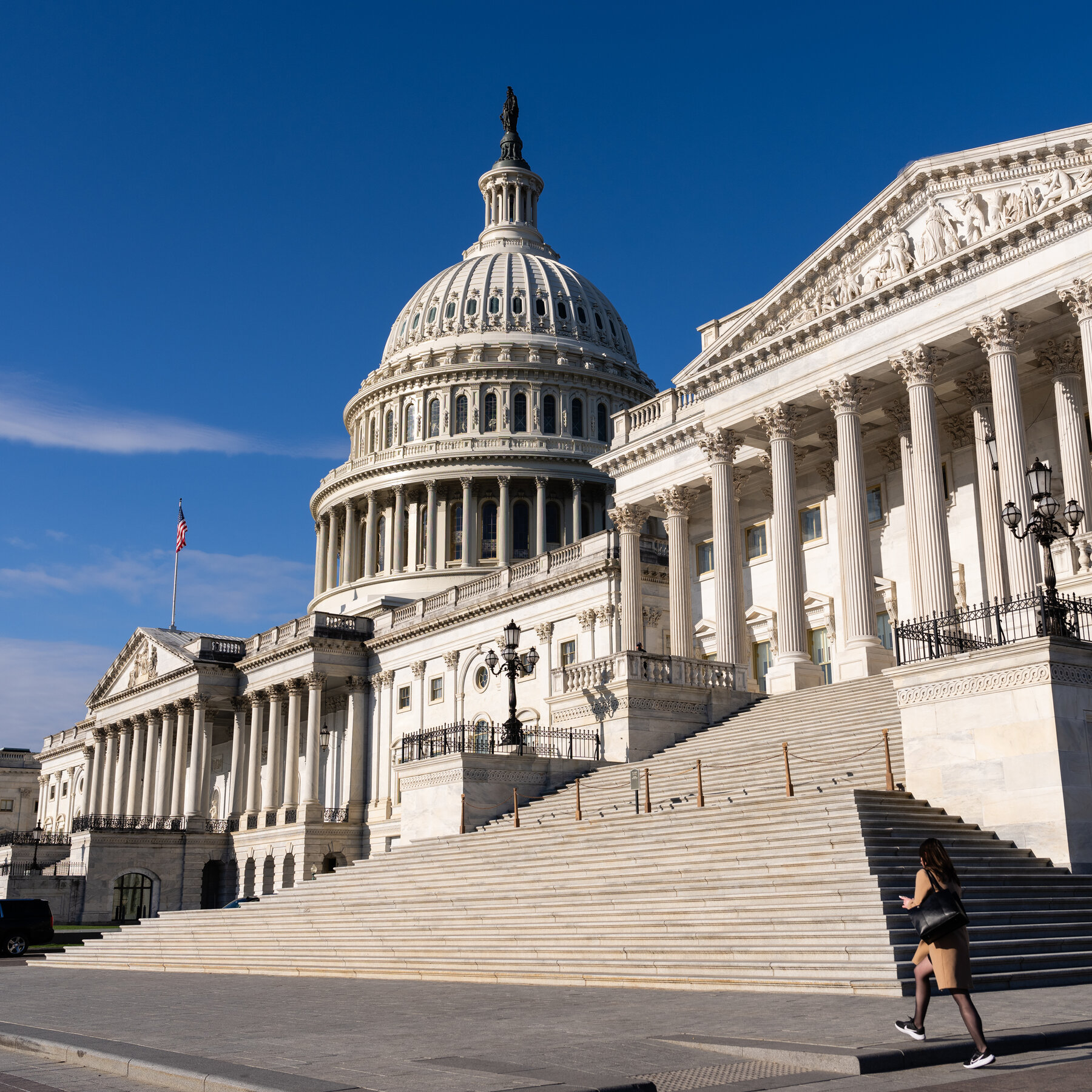 House Strikes Down $5 Overdraft Fee Limit, Sending Issue to Trump