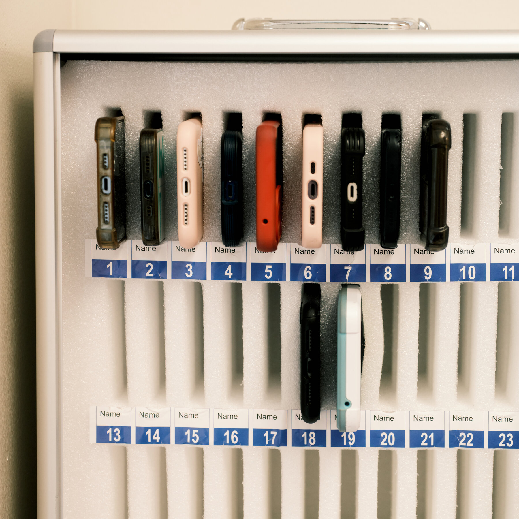 How New York Schools Will Crack Down on Cellphones