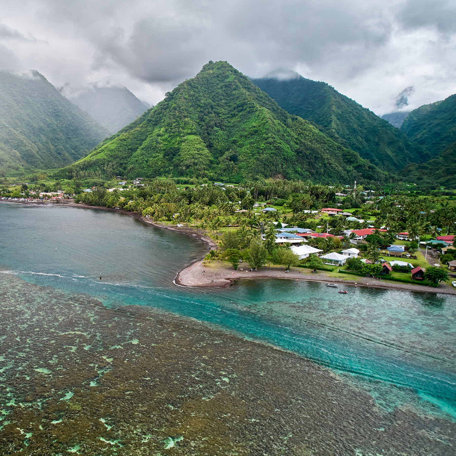 How to Go to Tahiti Without Spending a Fortune