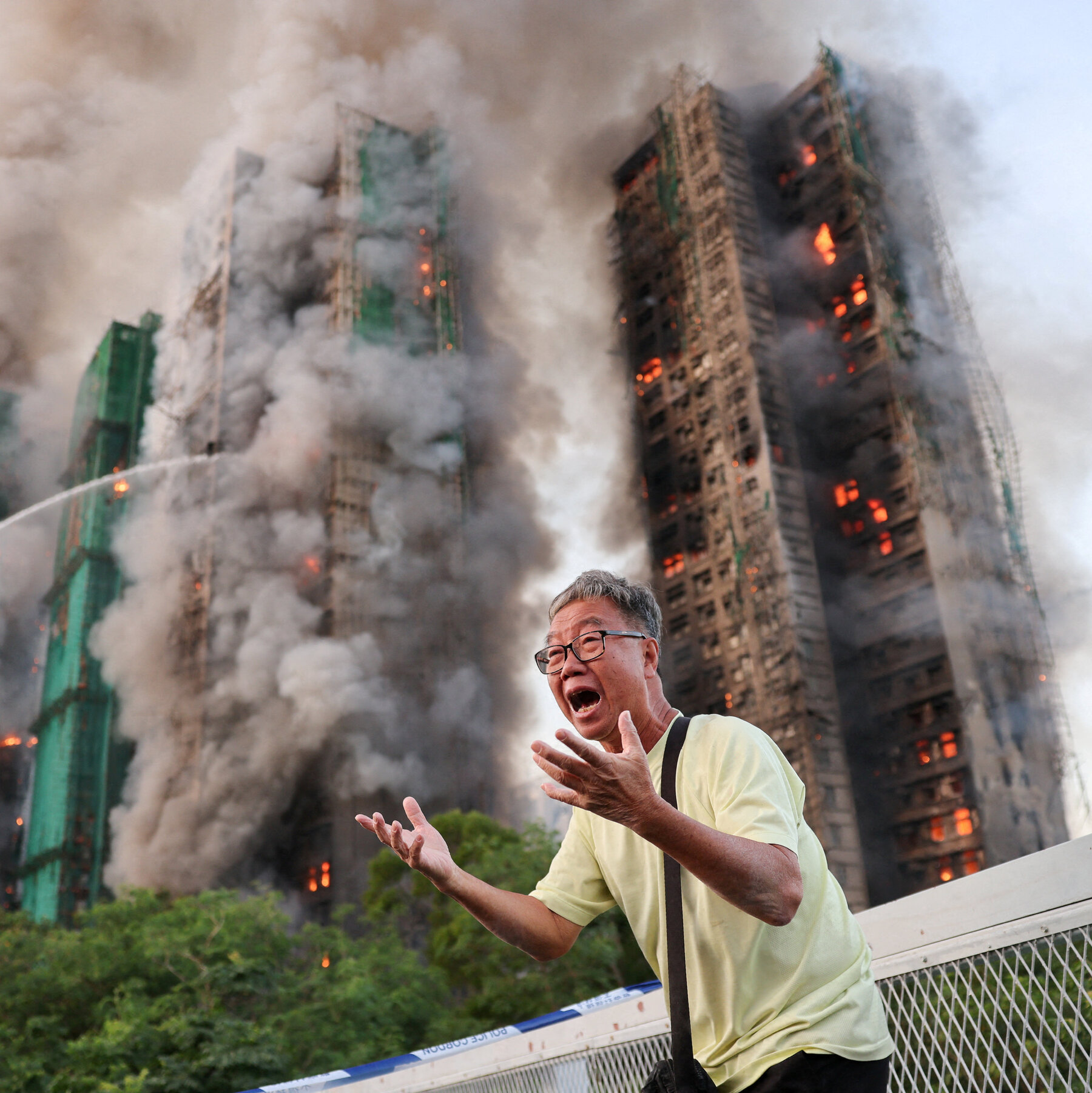 Huge Fire Engulfs Apartment Buildings in Hong Kong