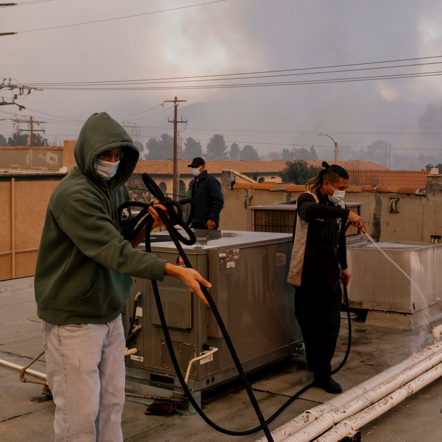 Hughes Fire Burns 10,000 Acres Near L.A.