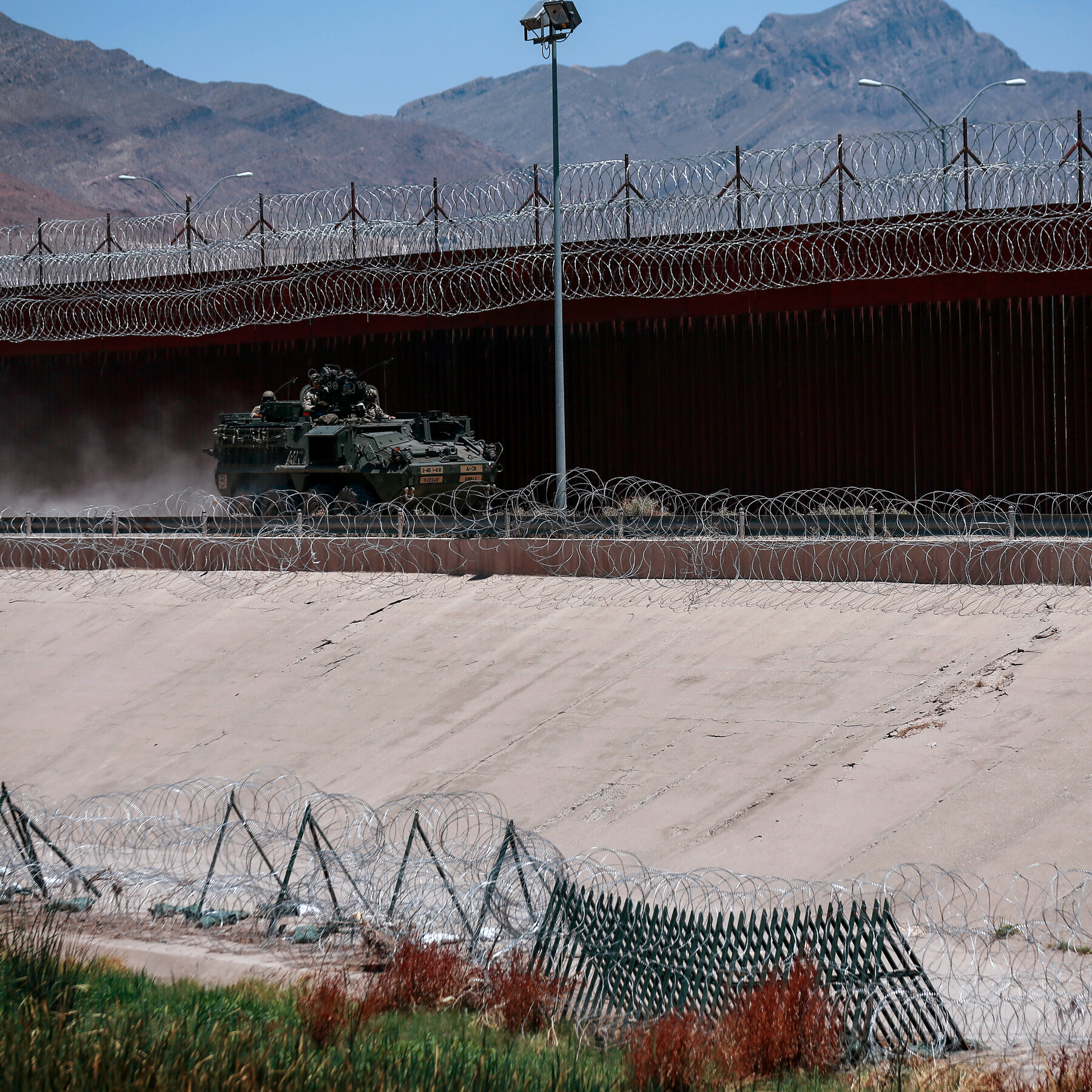 Illegal Border Crossings Plunge to Lowest Level in Decades