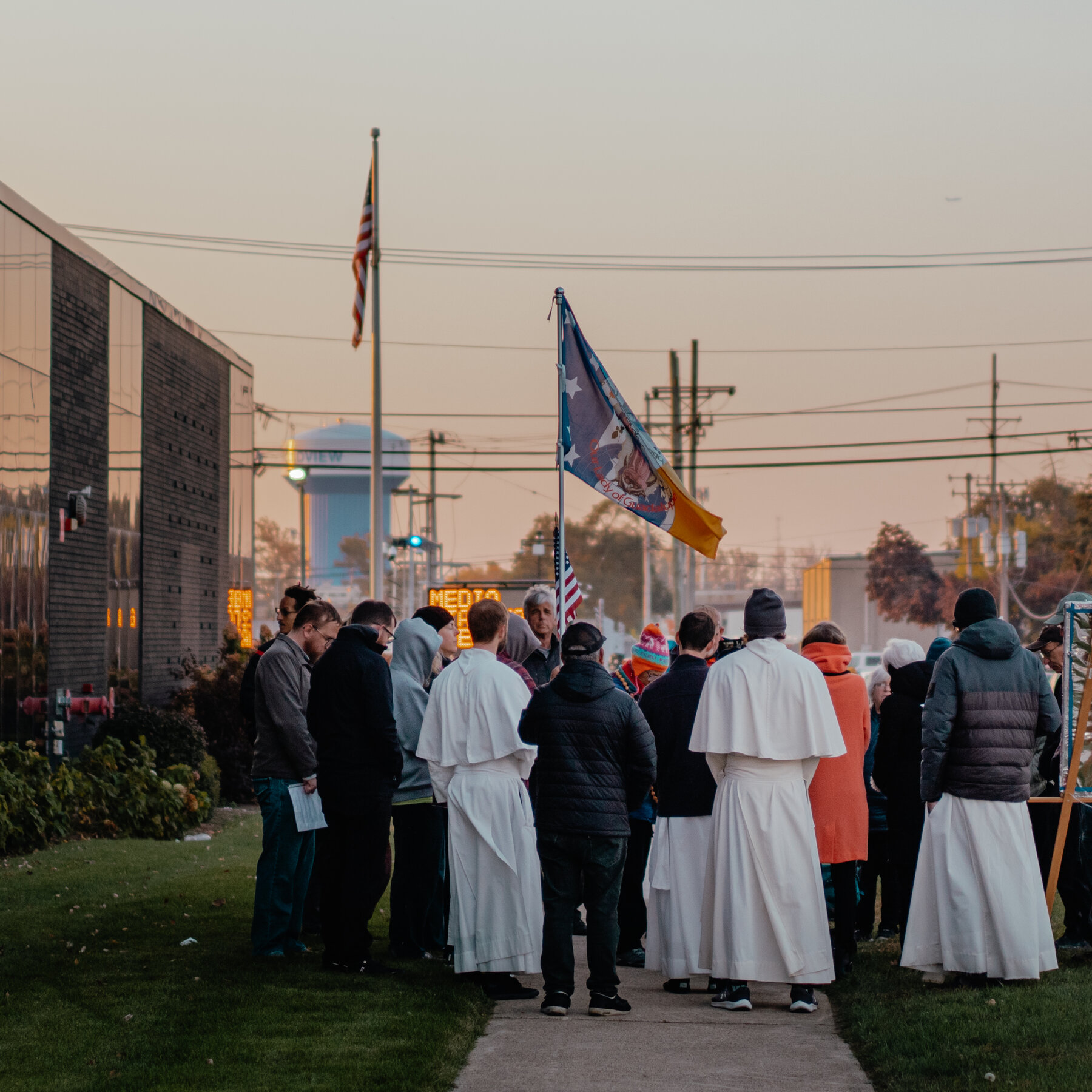Immigration Agents Clash With Chicago-Area Residents on Halloween