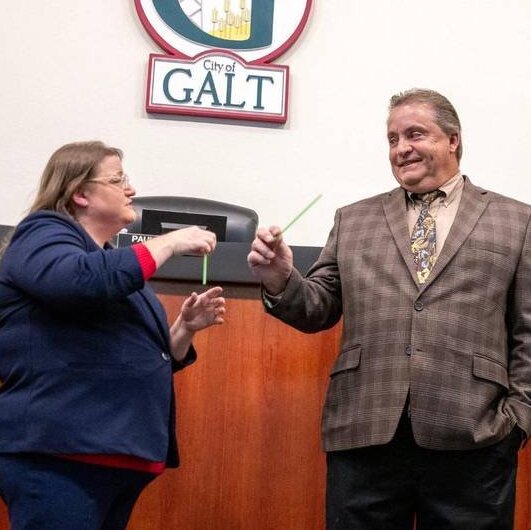 In a Small California Town, an Election Tie Is Broken by Drawing Straws
