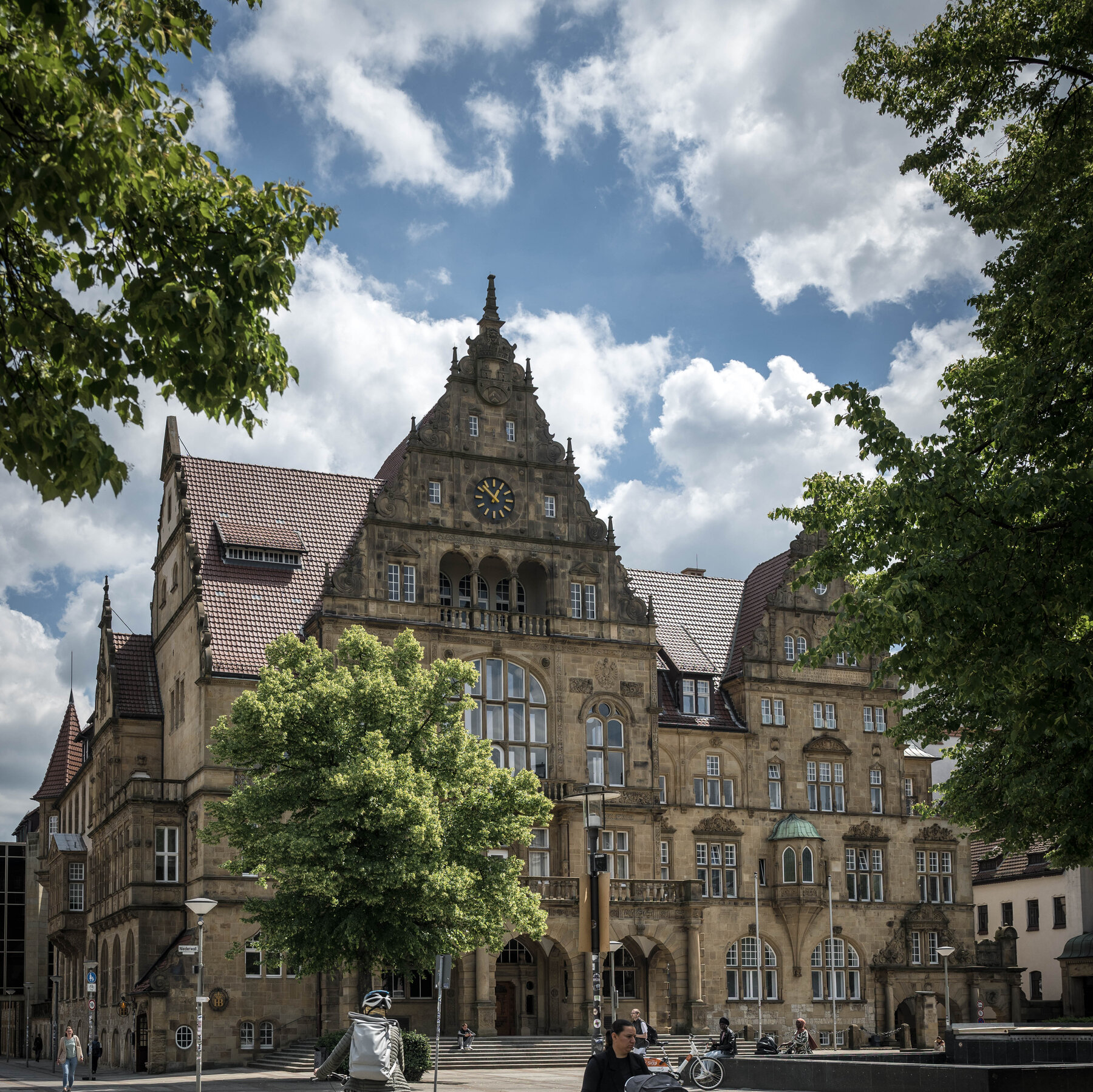 In Bielefeld, Germany, a Reporter Sees the Bigger Picture