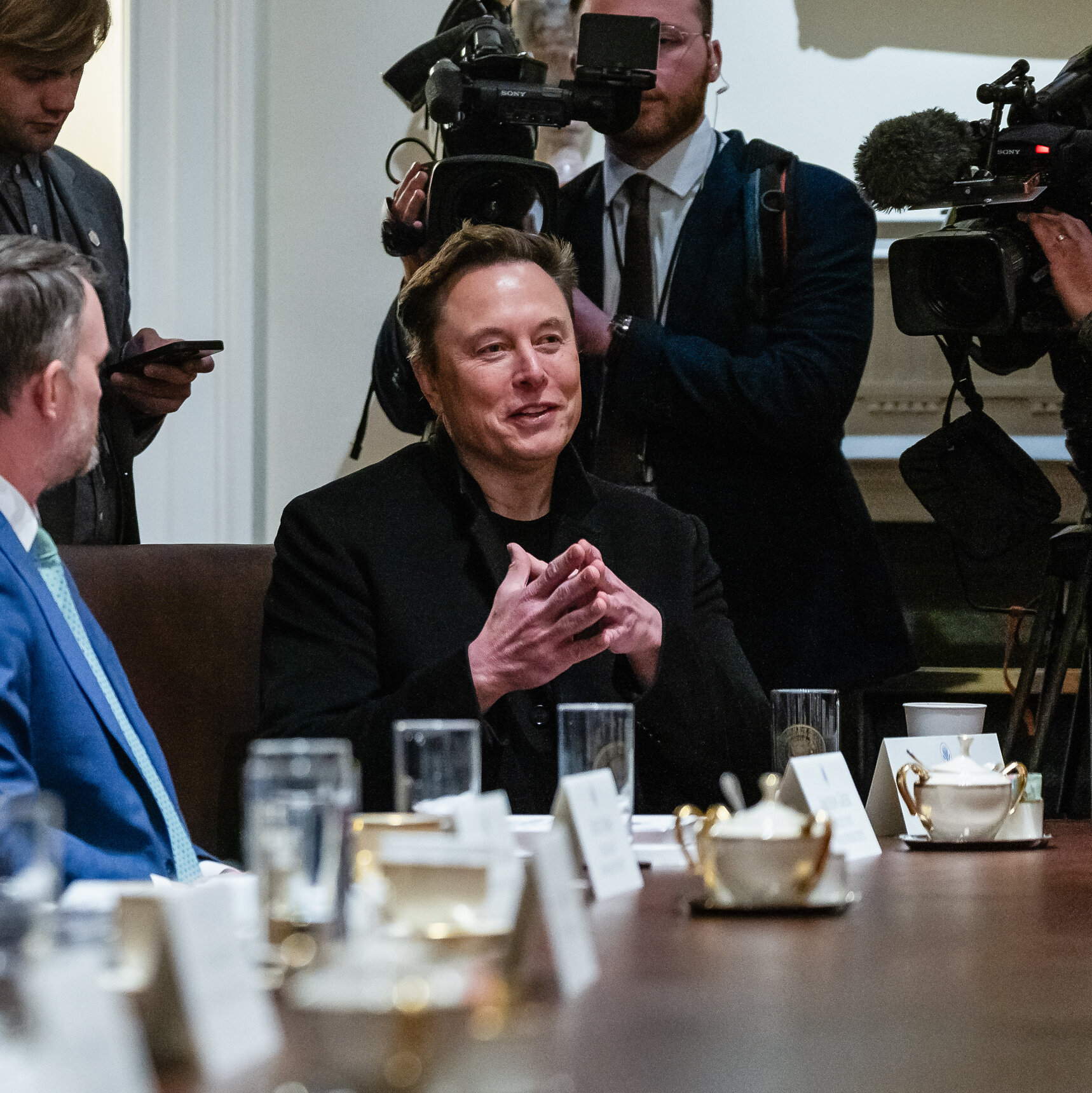 In Cabinet Meeting, Musk Seems to Drastically Lower DOGE’s Savings Goal