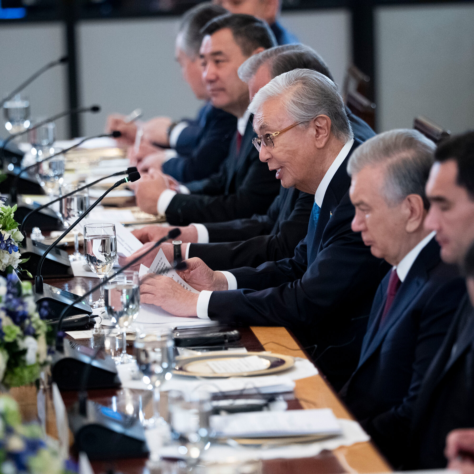 In Cozying Up to Trump, Leaders Hedge Their Reliance on Moscow and Beijing