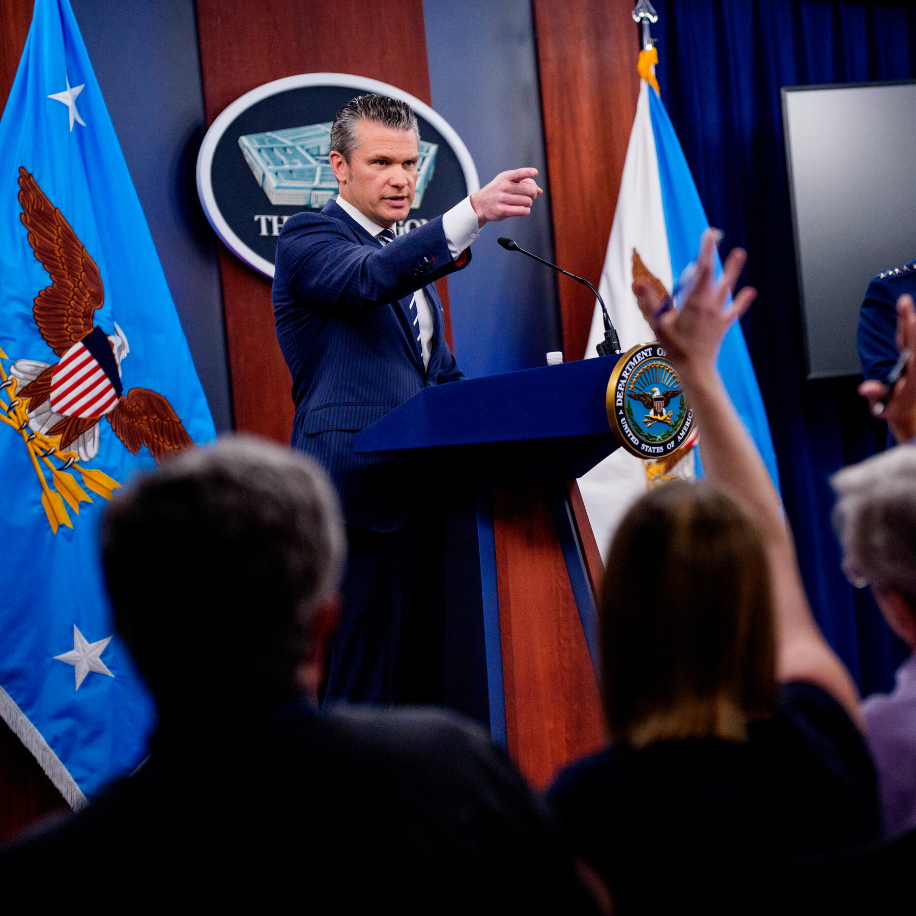 In Remarks on Iran, Hegseth Conveys Messages to Two Different Audiences