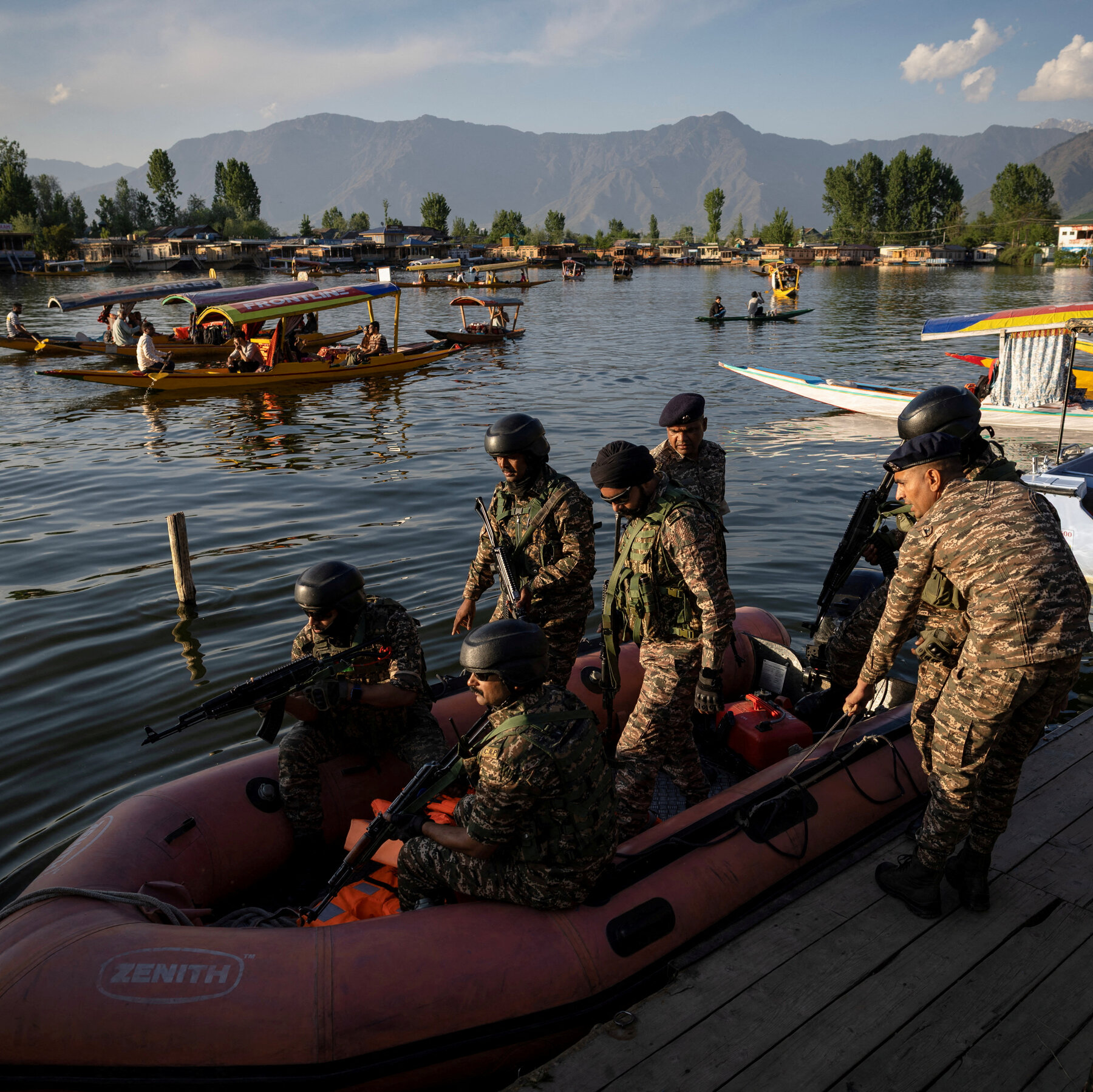 Indian and Pakistani Soldiers Briefly Exchange Fire Along Kashmir Border