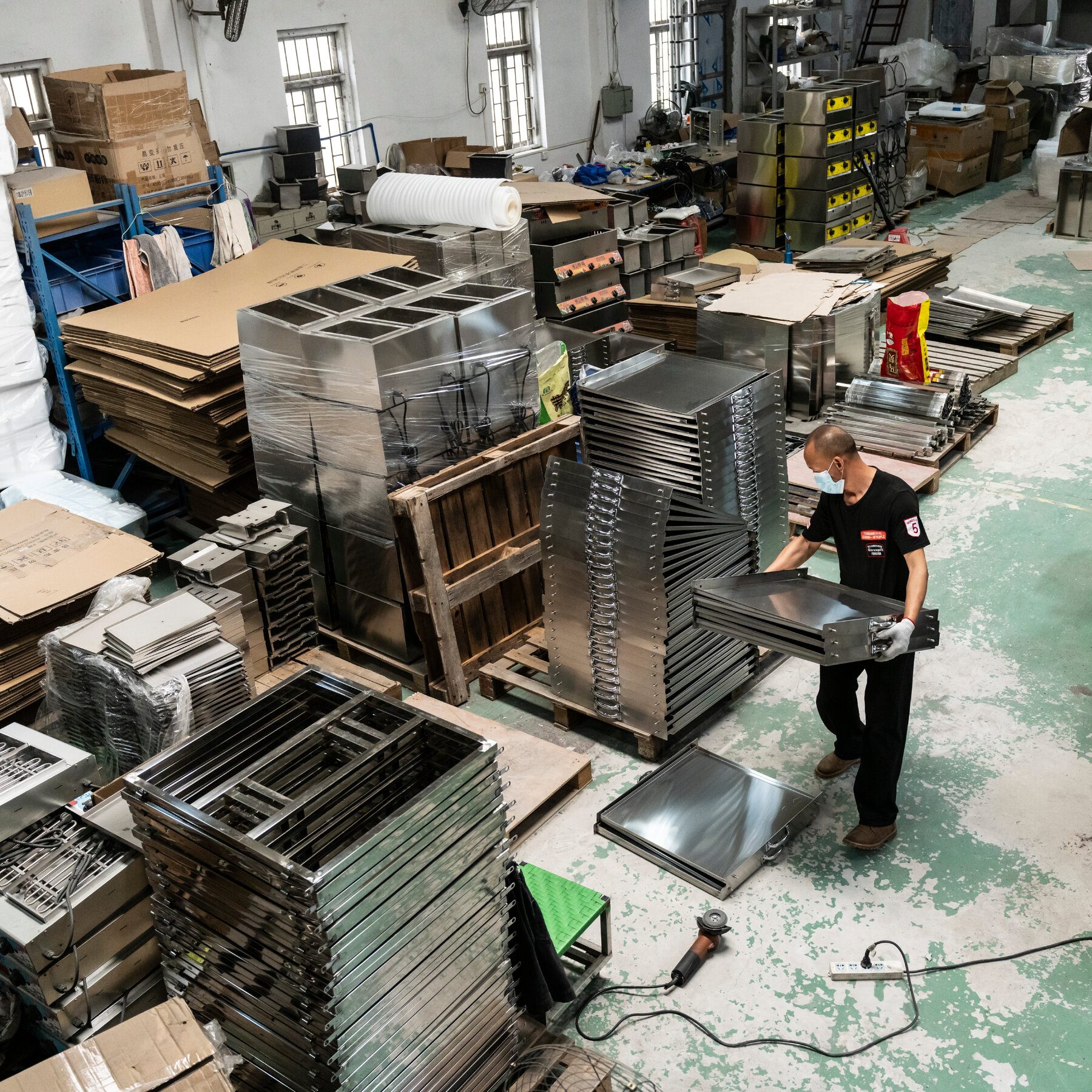 Inside Factories in China, a Struggle to Survive Trump’s Tariffs