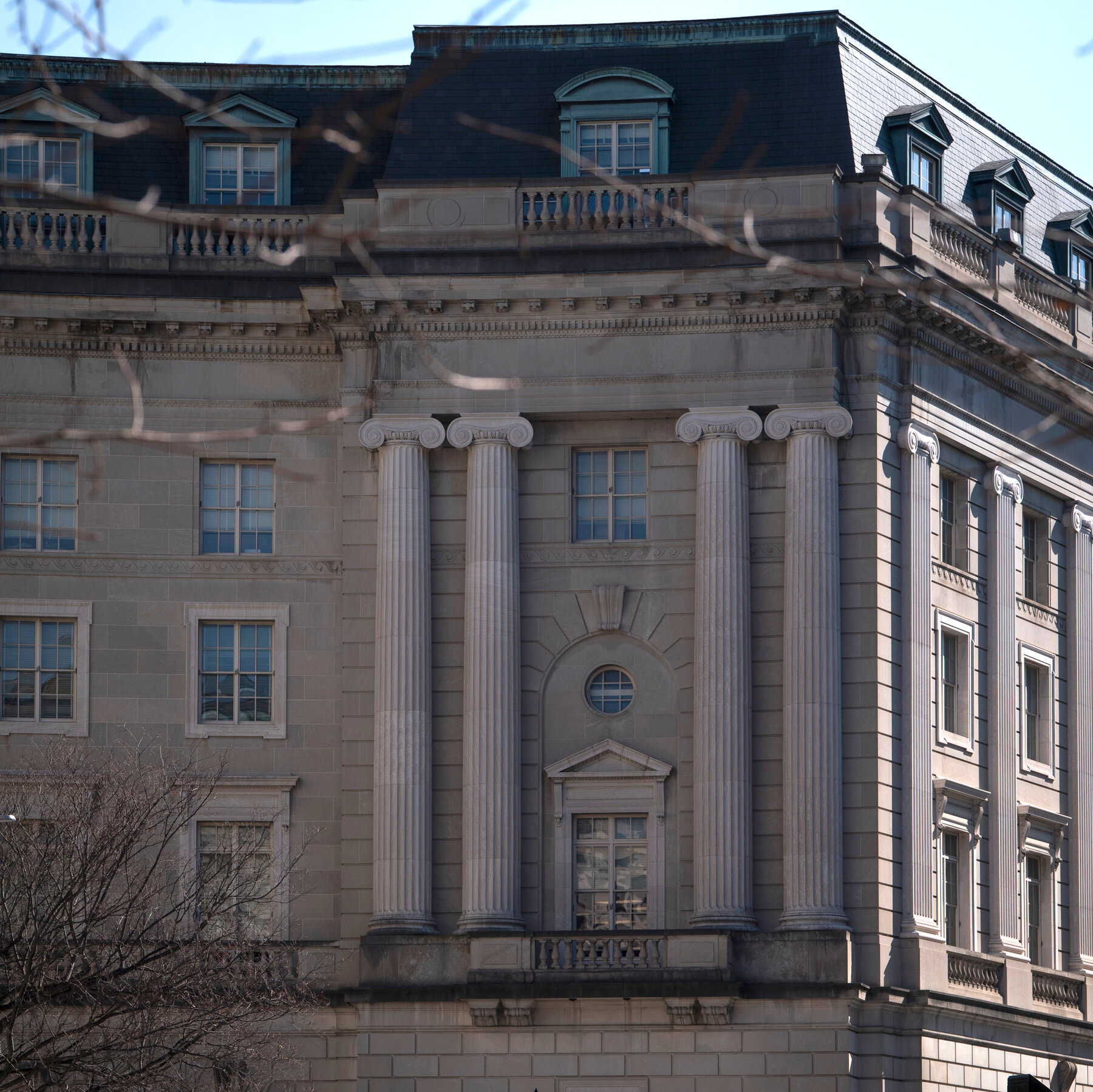 I.R.S. Suspends Free Online Offering to File Taxes Directly