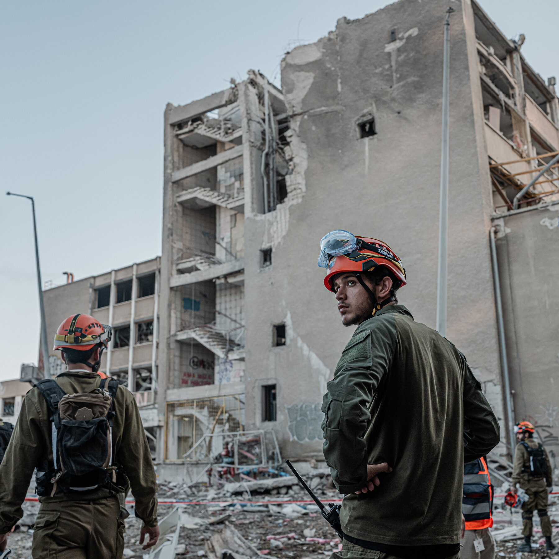 Israel and Iran launch fresh attacks amid diplomatic push.