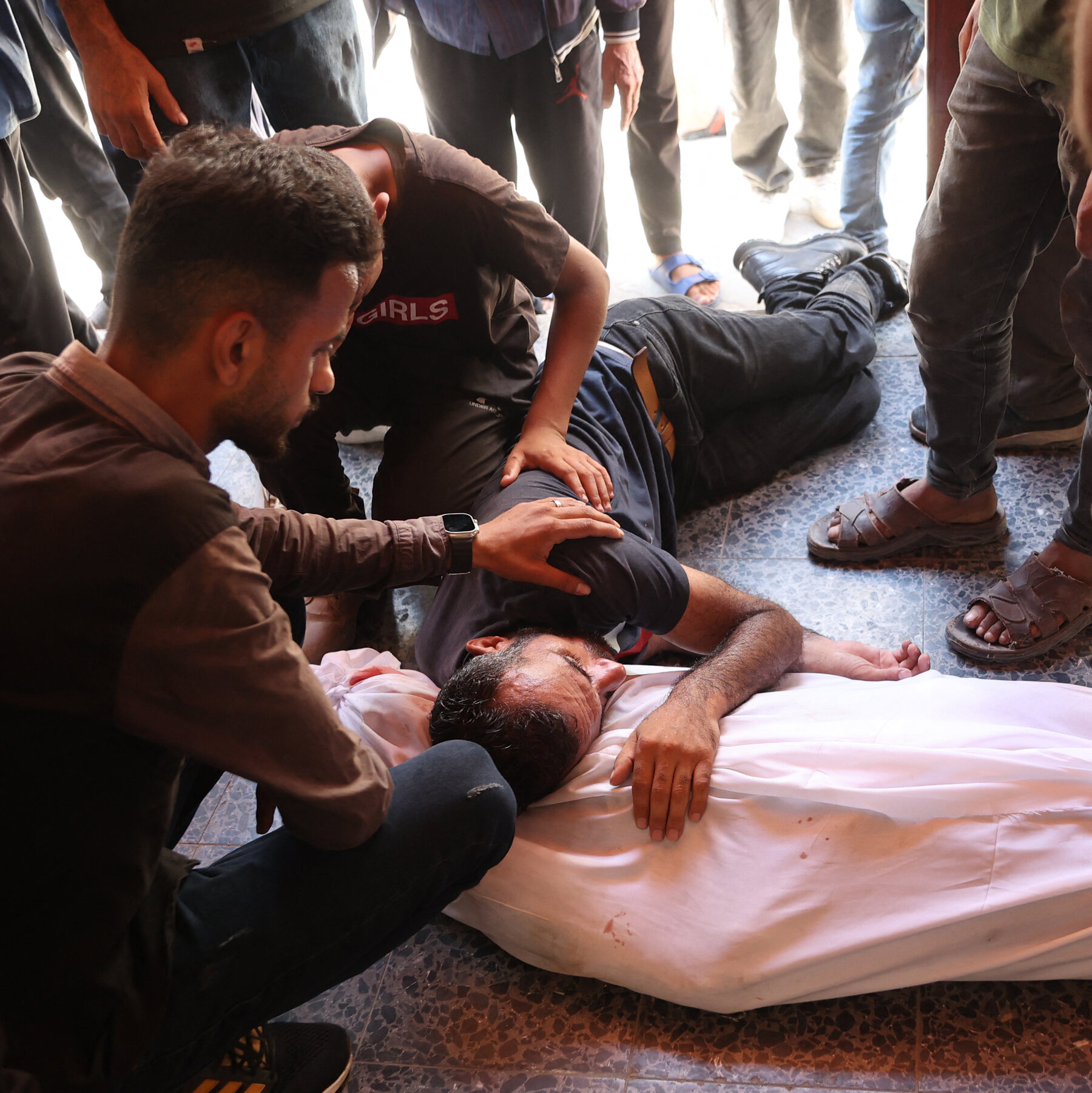 Israeli Strike in Central Gaza Kills at Least 10, Officials Say