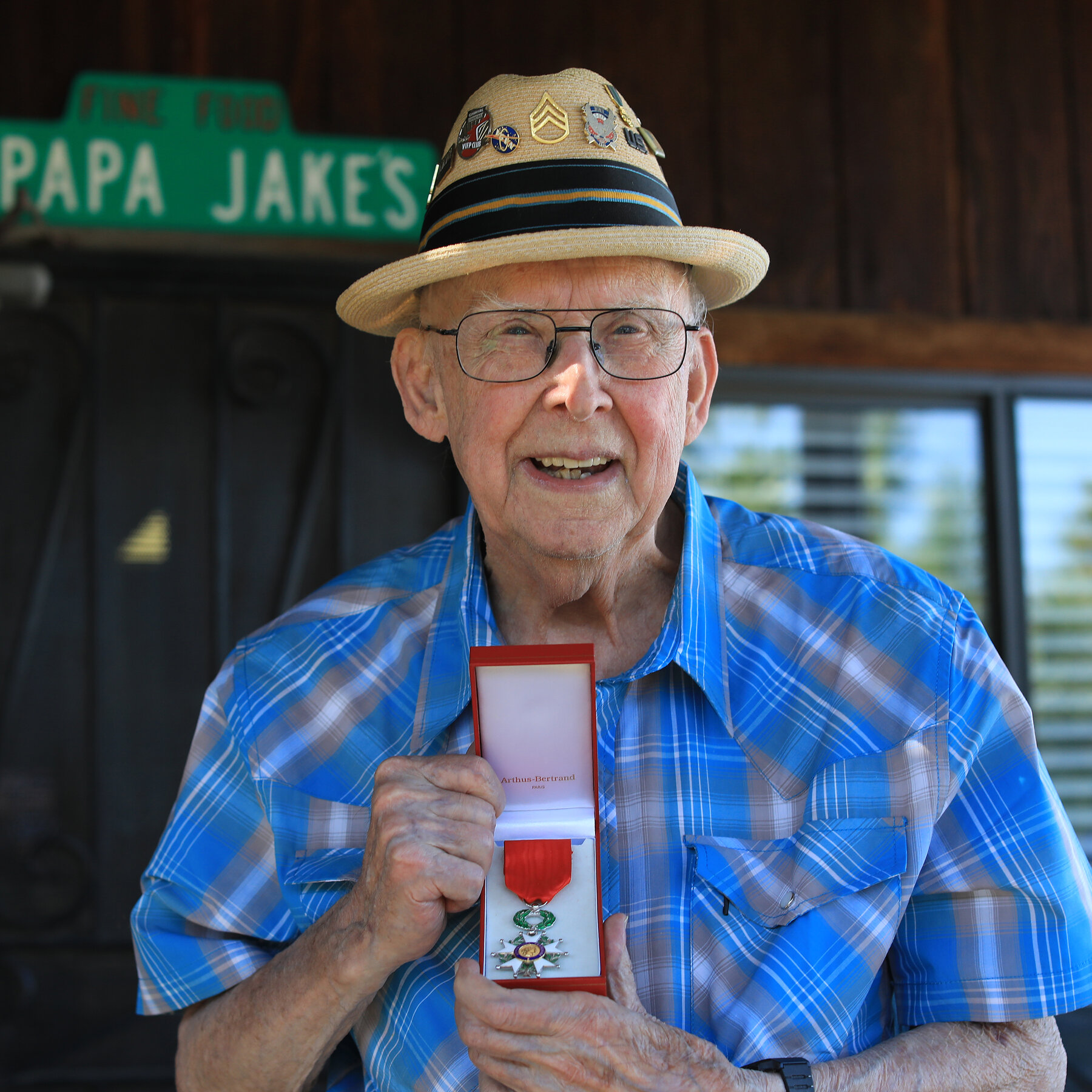 Jake Larson, D-Day Veteran and TikTok Star, Dies at 102
