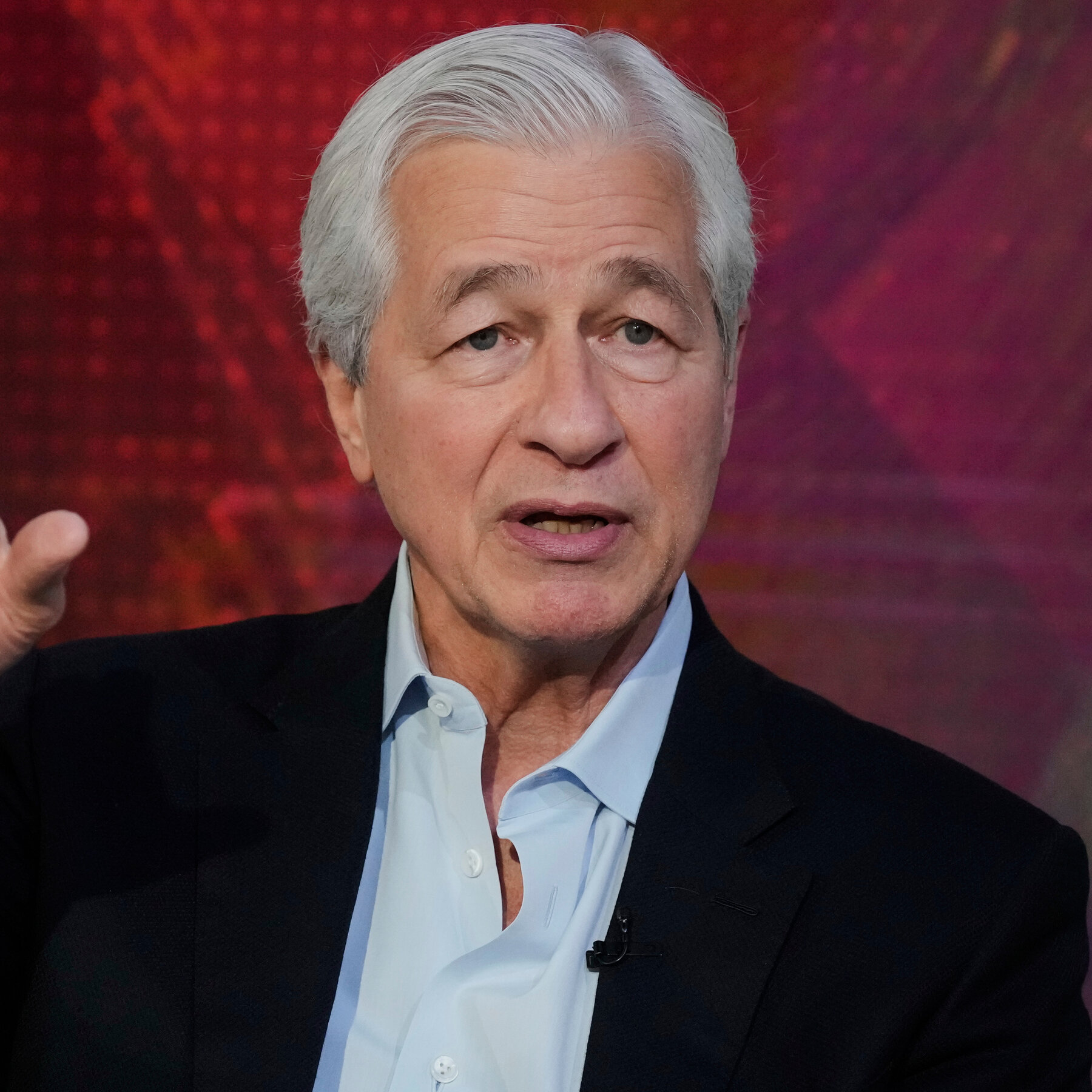 Jamie Dimon Backs Jerome Powell Over Trump in Fed Fight