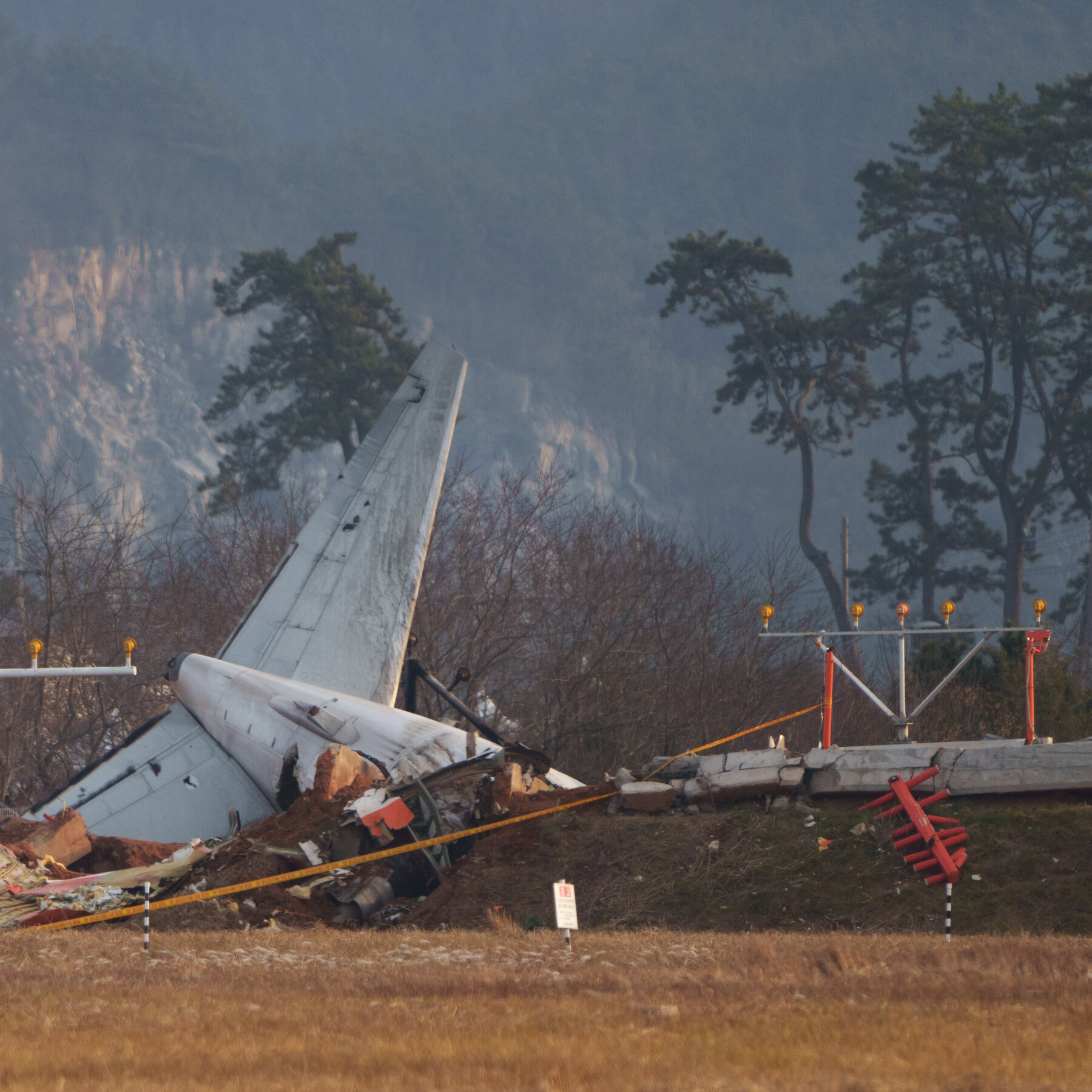 Jeju Air Disaster Prompts a Reckoning Over Runway Safety