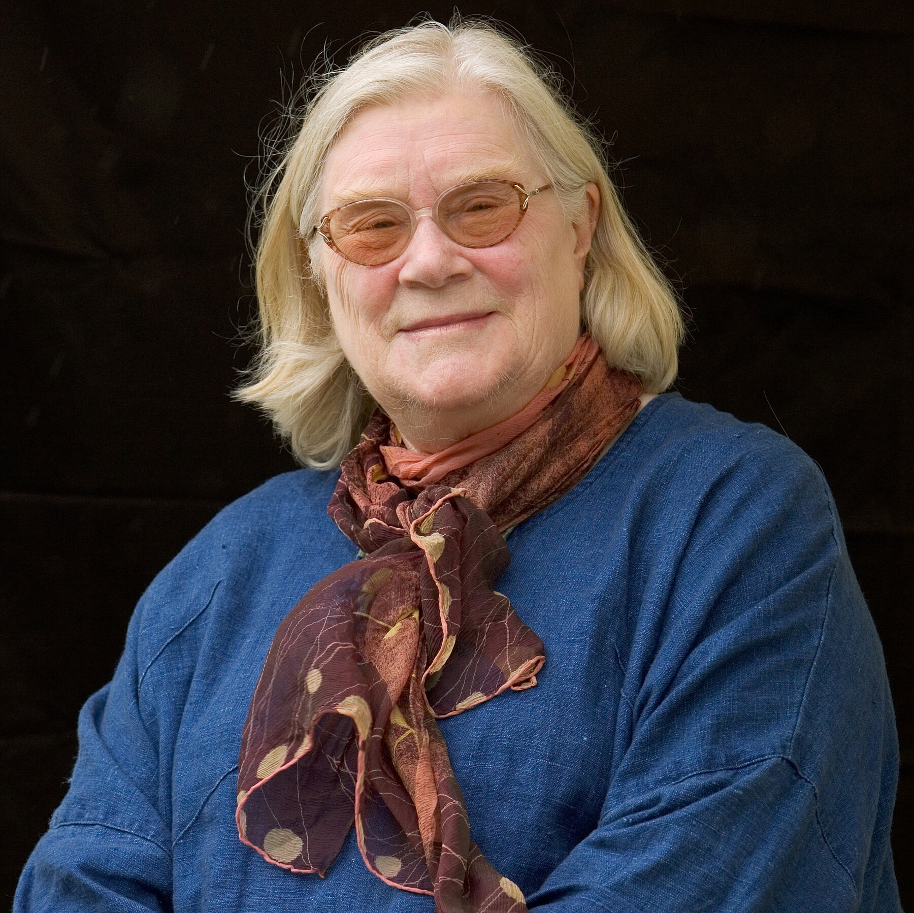 Jennifer Johnston, Irish Novelist Who Probed Country’s Fault Lines, Dies at 95