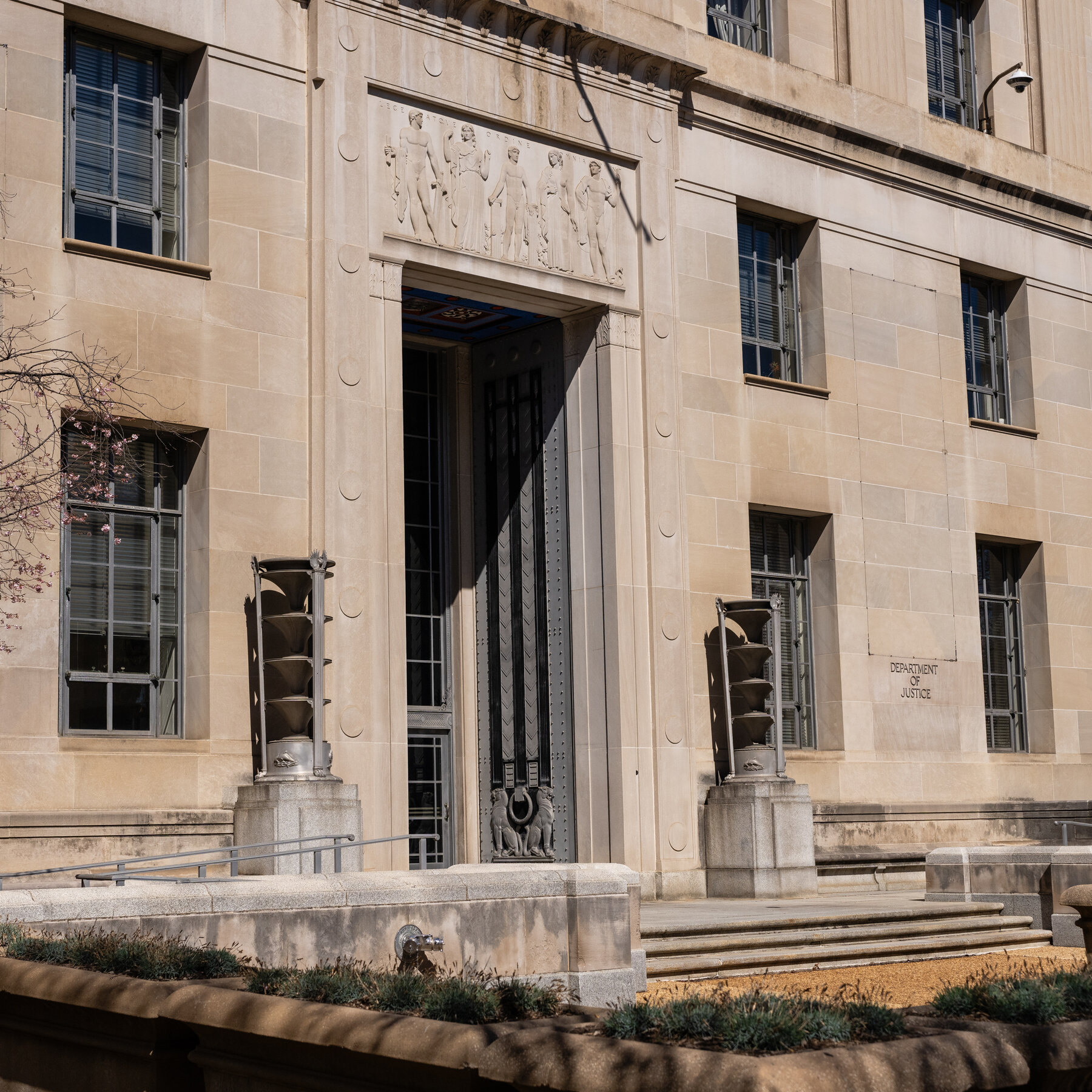 Judge Orders Administration to ‘Facilitate’ Return of Another Deported Immigrant