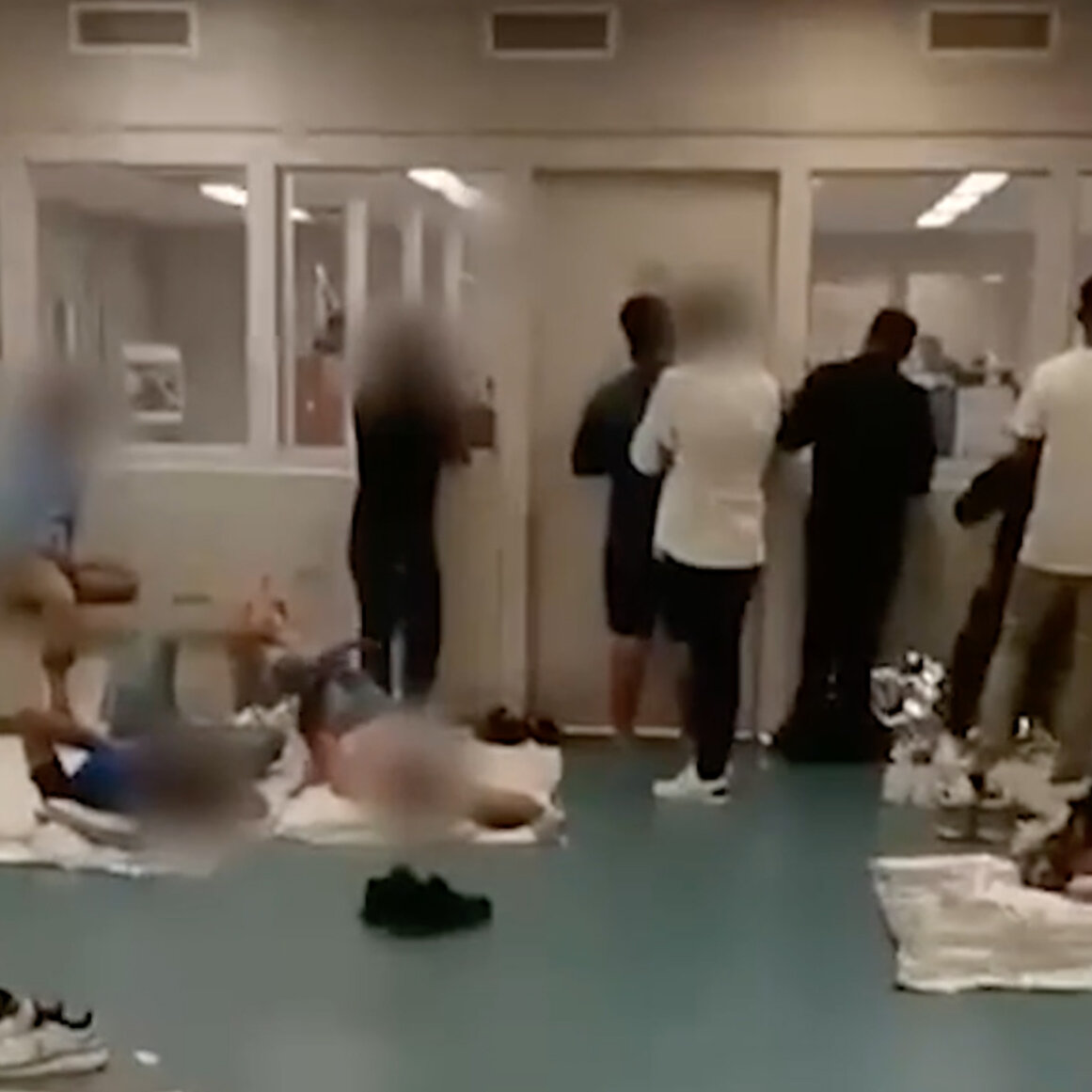 Judge Steps Up Pressure on ICE to Fix Conditions in N.Y.C. Holding Cells