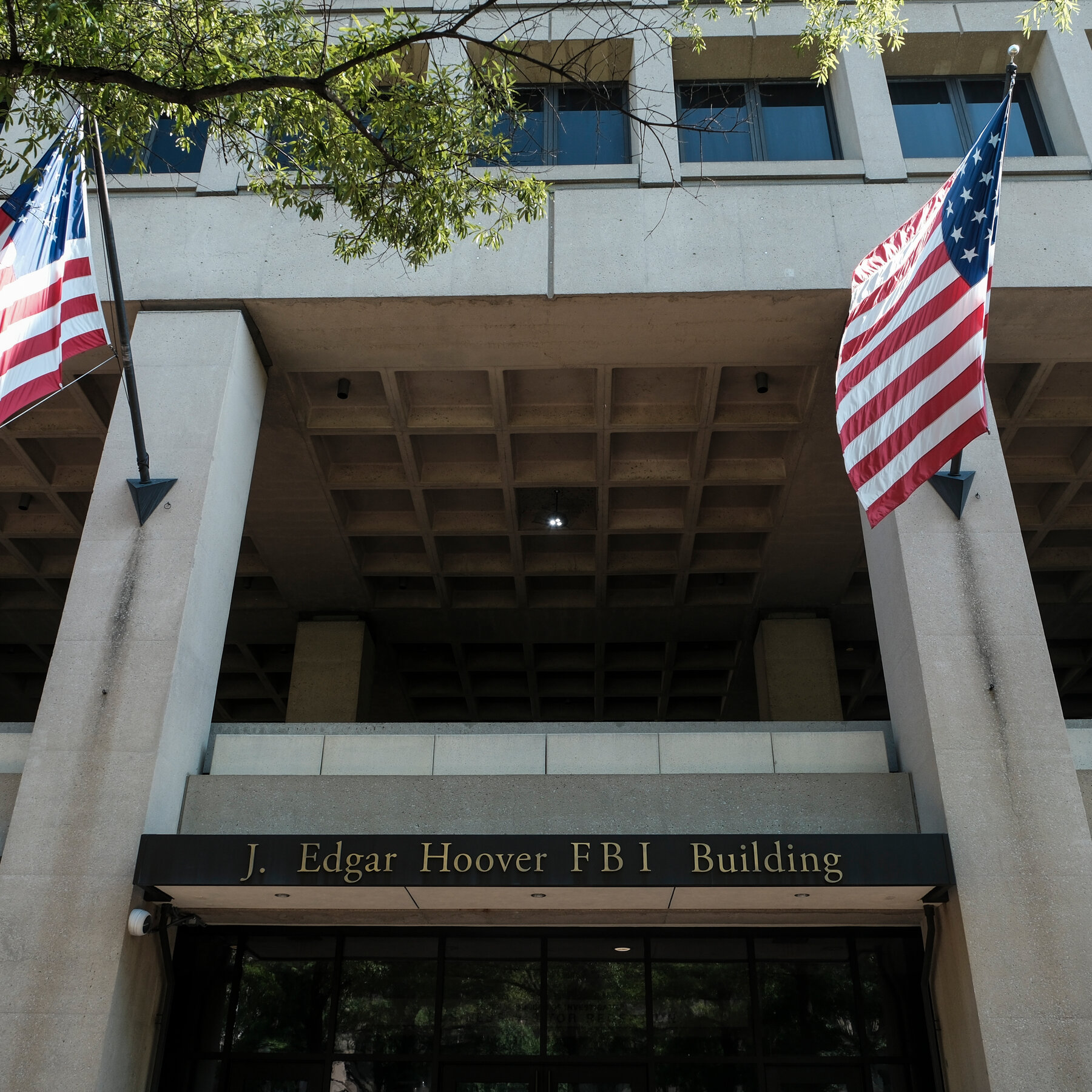 Justice Dept. Broadens Inquiry Into Key Players in Russia Investigation